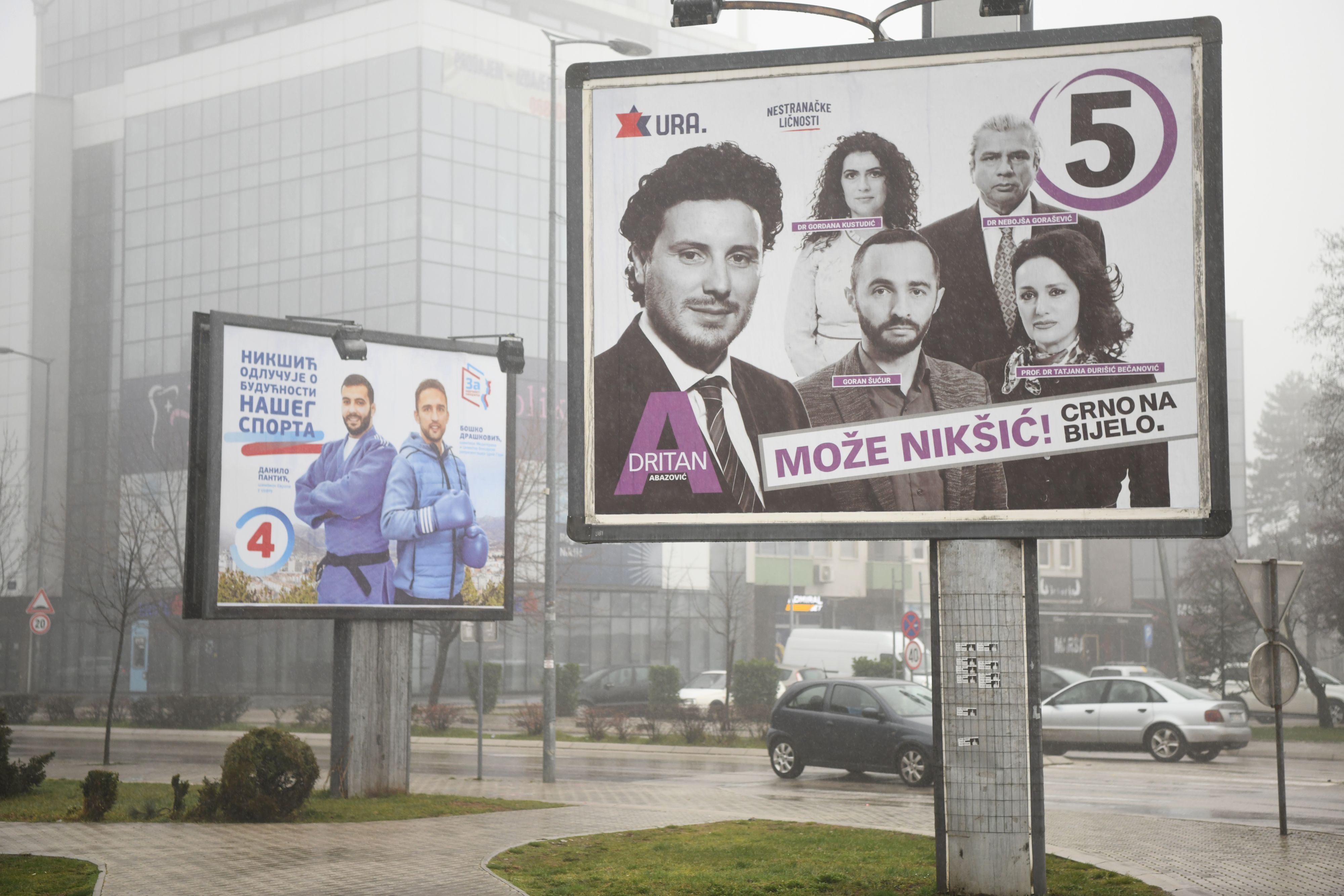 Nikšić, 14.03.2021. Crna Gora, Nikšić, glasanje, bilbordi Foto: Filip Krainčanić/Nova.rs