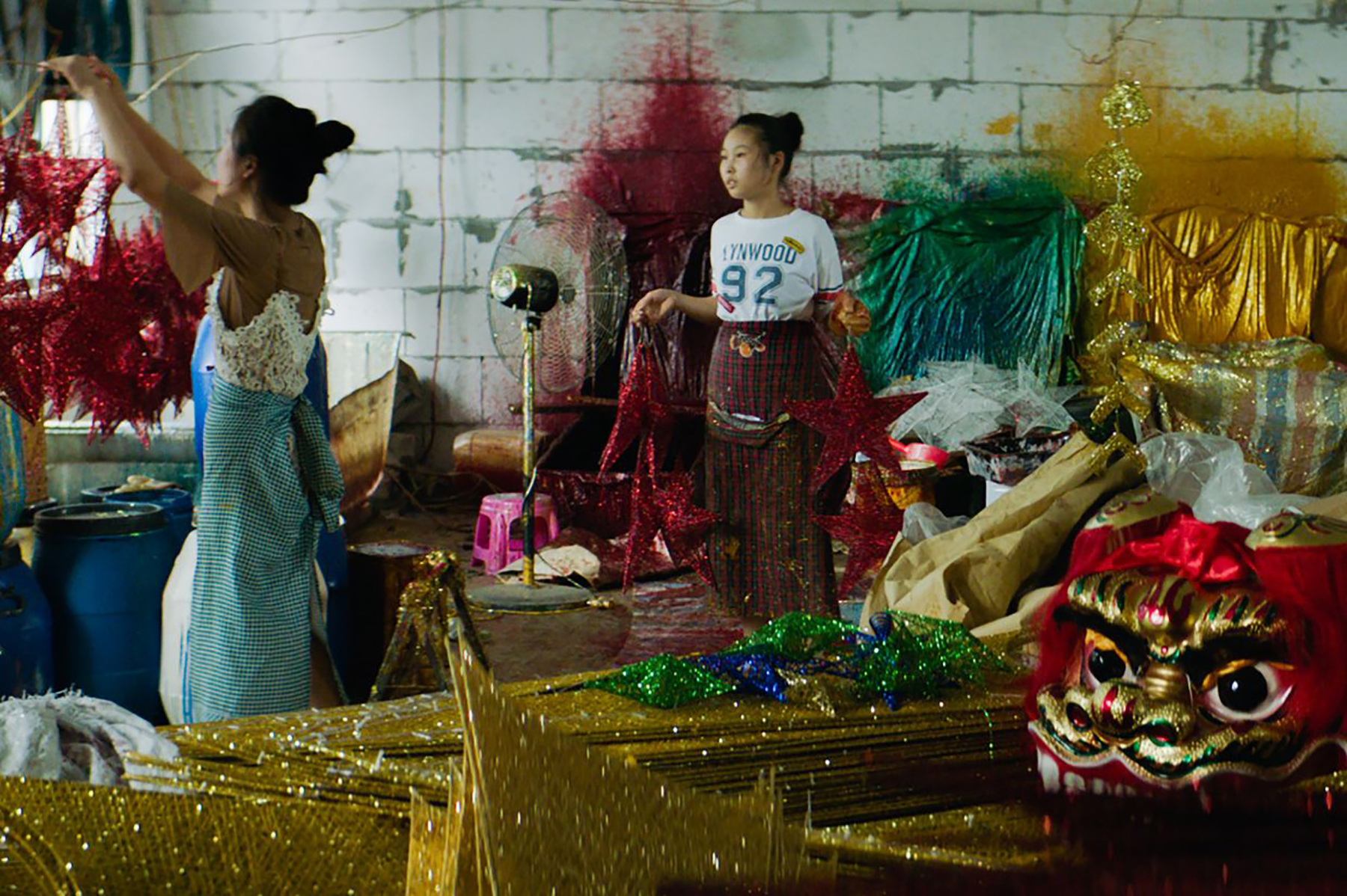 Merry Christmas, Yiwu FILM STILL 1