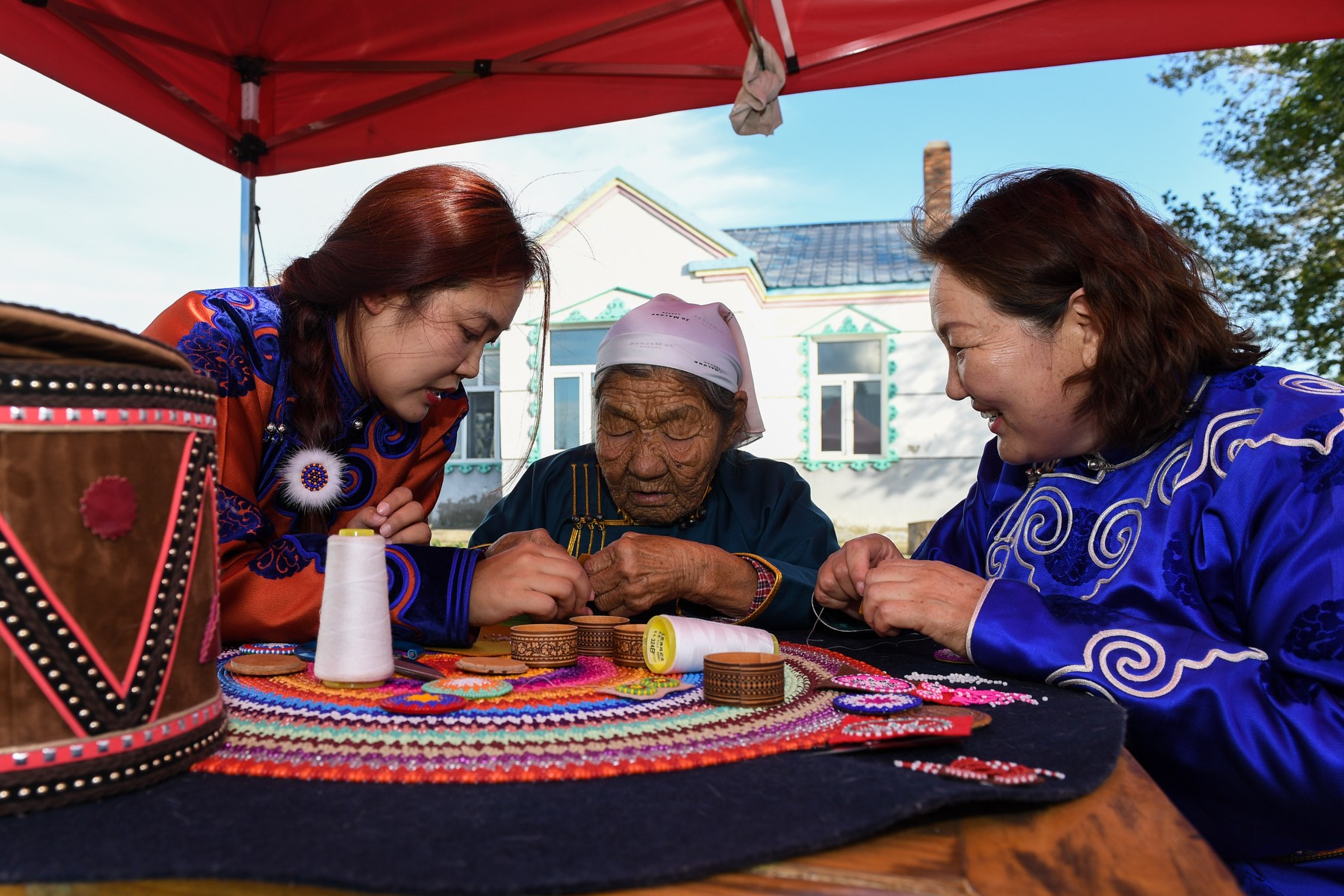 CHINA INNER MONGOLIA HULUN BUIR HANDICRAFT(CN)