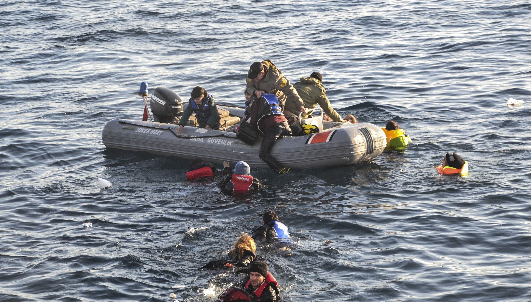 122 Illegal Migrants Captured By Turkish Coast Guard In Aegean Sea