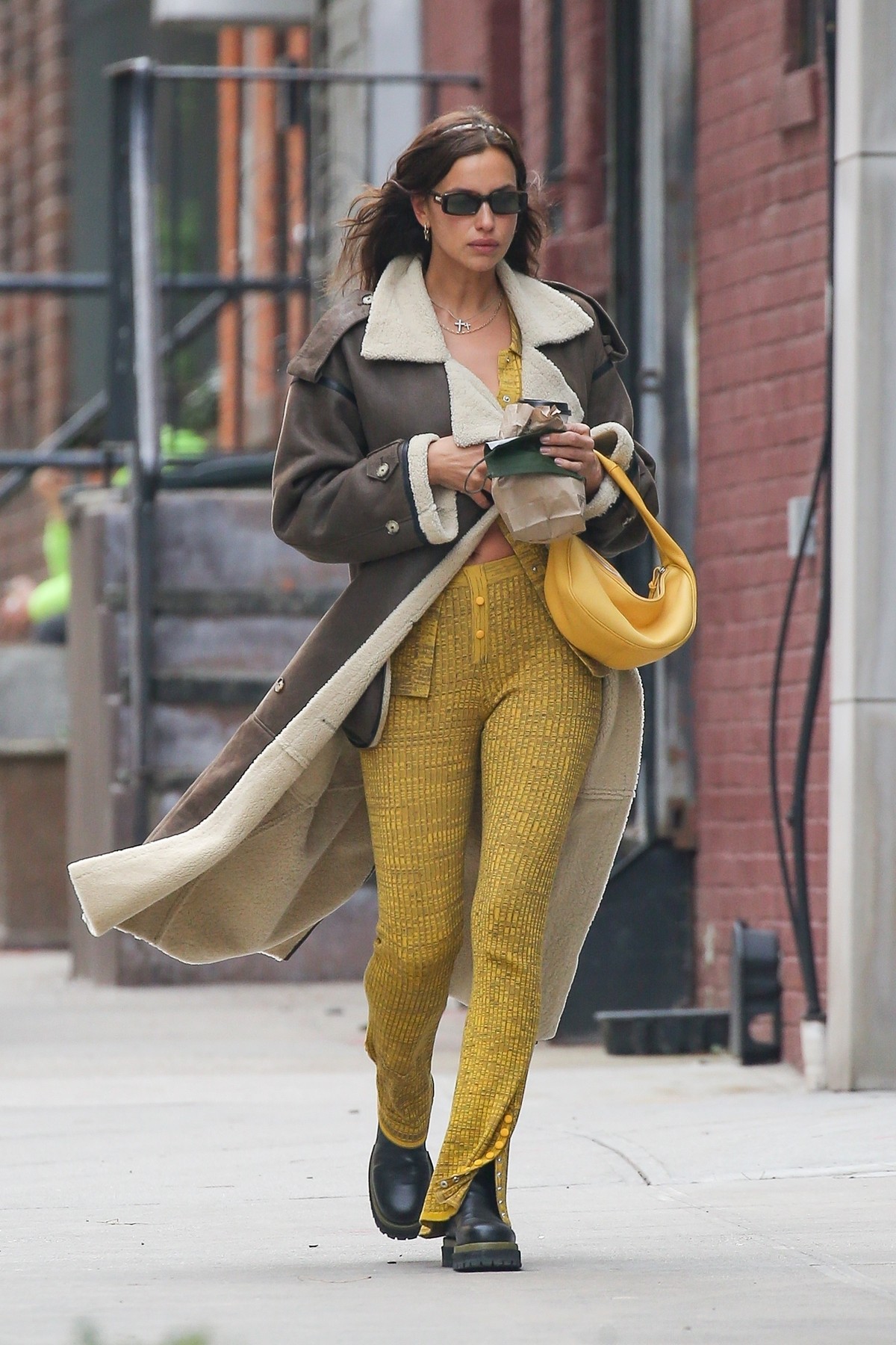 New York, NY  - Irina Shayk looks stunning in NYC
BACKGRID USA 22 JANUARY 2021,Image: 585360894, License: Rights-managed, Restrictions: , Model Release: no, Credit line: Ulices Ramales / BACKGRID / Backgrid USA / Profimedia