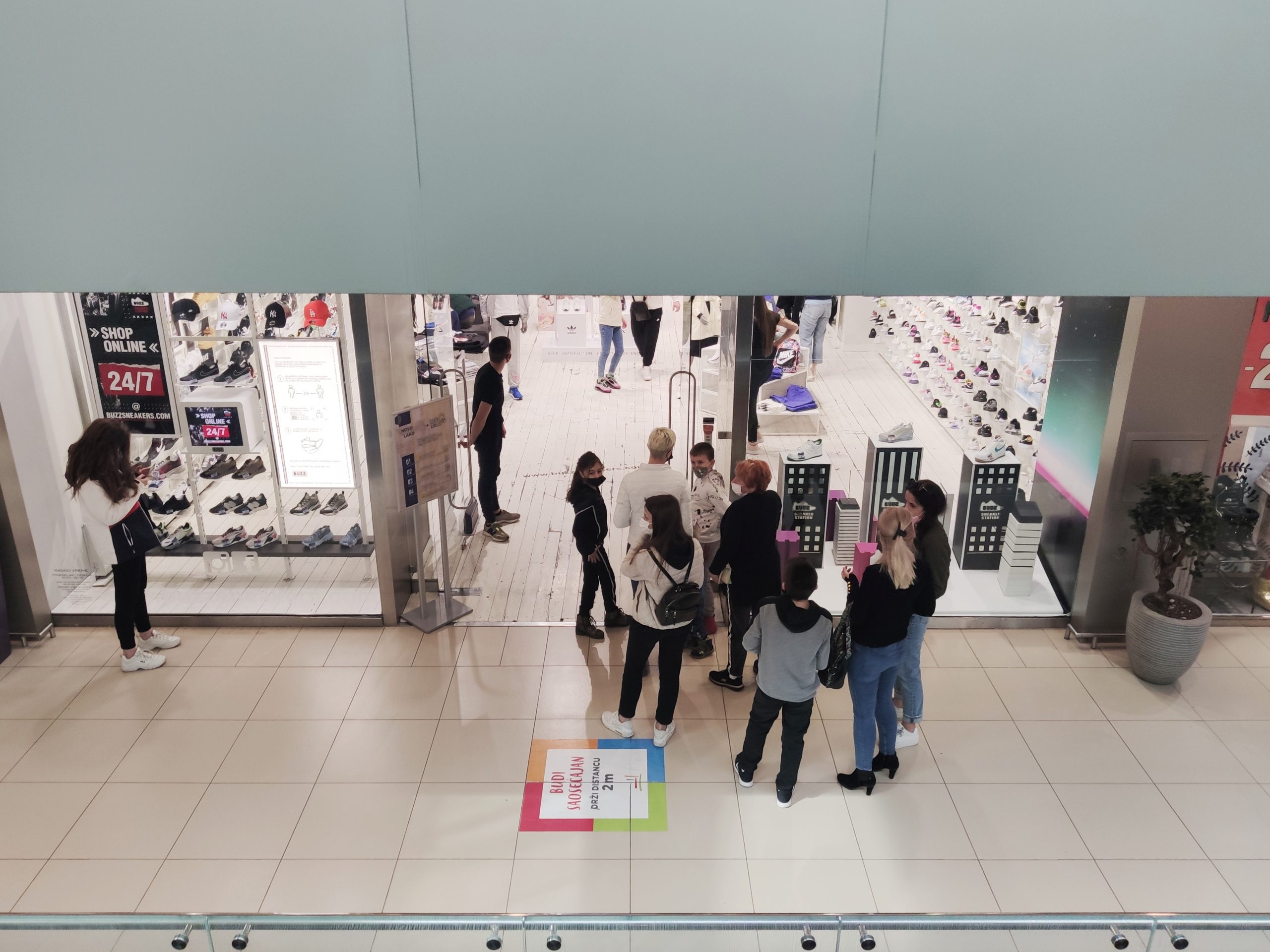 tržni centar ušće nedelja 27 02 2021 guzva, pred zatvaranje u 14h