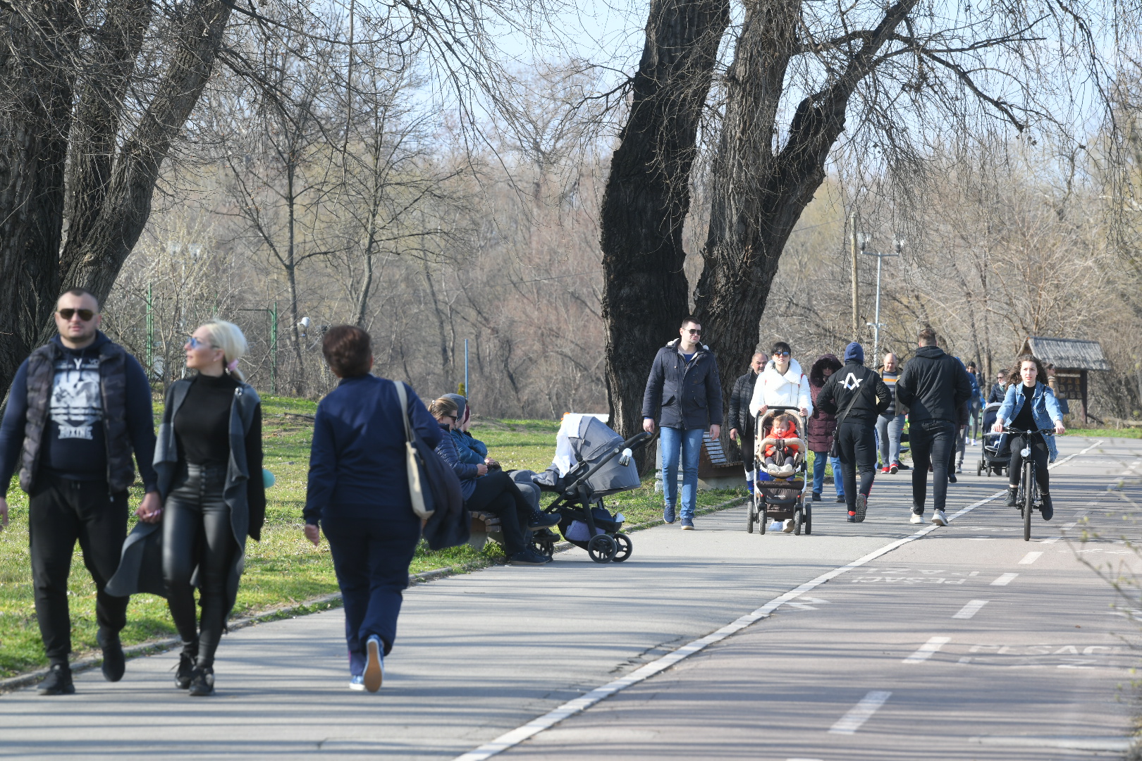 Beograd 28. februar 2021. Lepo vreme, setaliste, Novi Beograd Foto:Nemanja Jovanović/Nova.rs