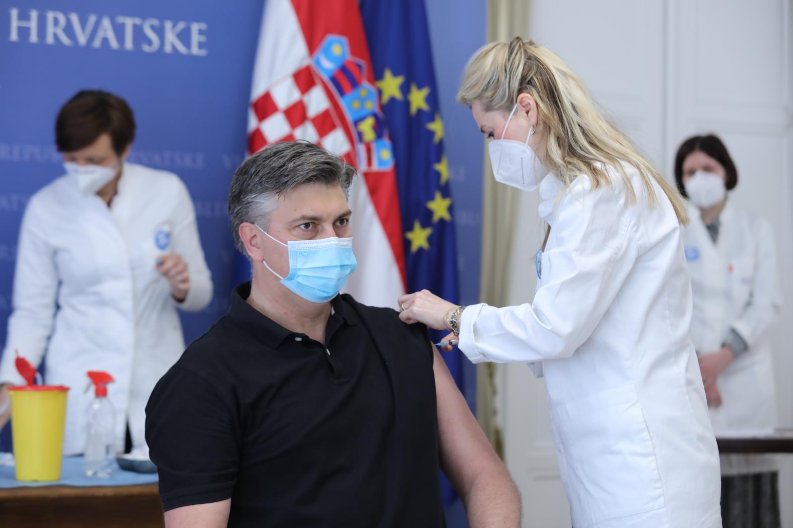 24.03.2021. Zagreb -  Predsjednik Hrvatskog sabora Gordan Jandrokovic, predsjednik Vlade Andrej Plenkovic i ministar zdravstva Vili Beros, javno su se cijepili u Banskim dvorima  cjepivom AstraZenece 

Photo: Jurica Galoic/PIXSELL