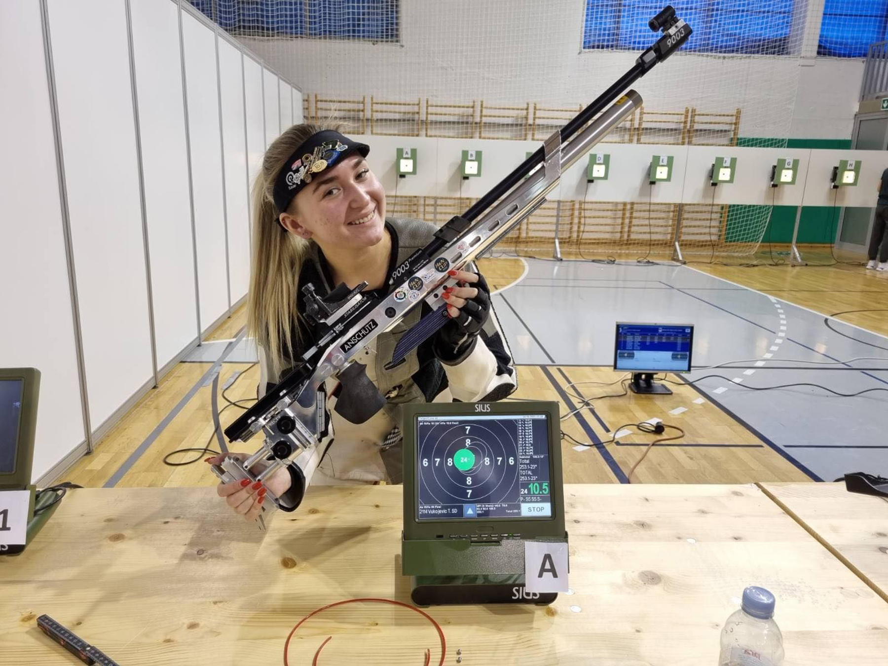 Tinejdžerka nadmašila svetski rekord u streljaštvu, streljaštvo