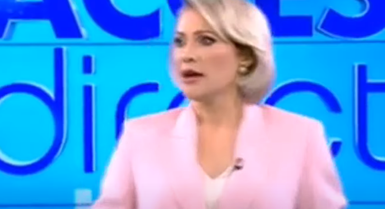 mirela, rumunska voditeljka