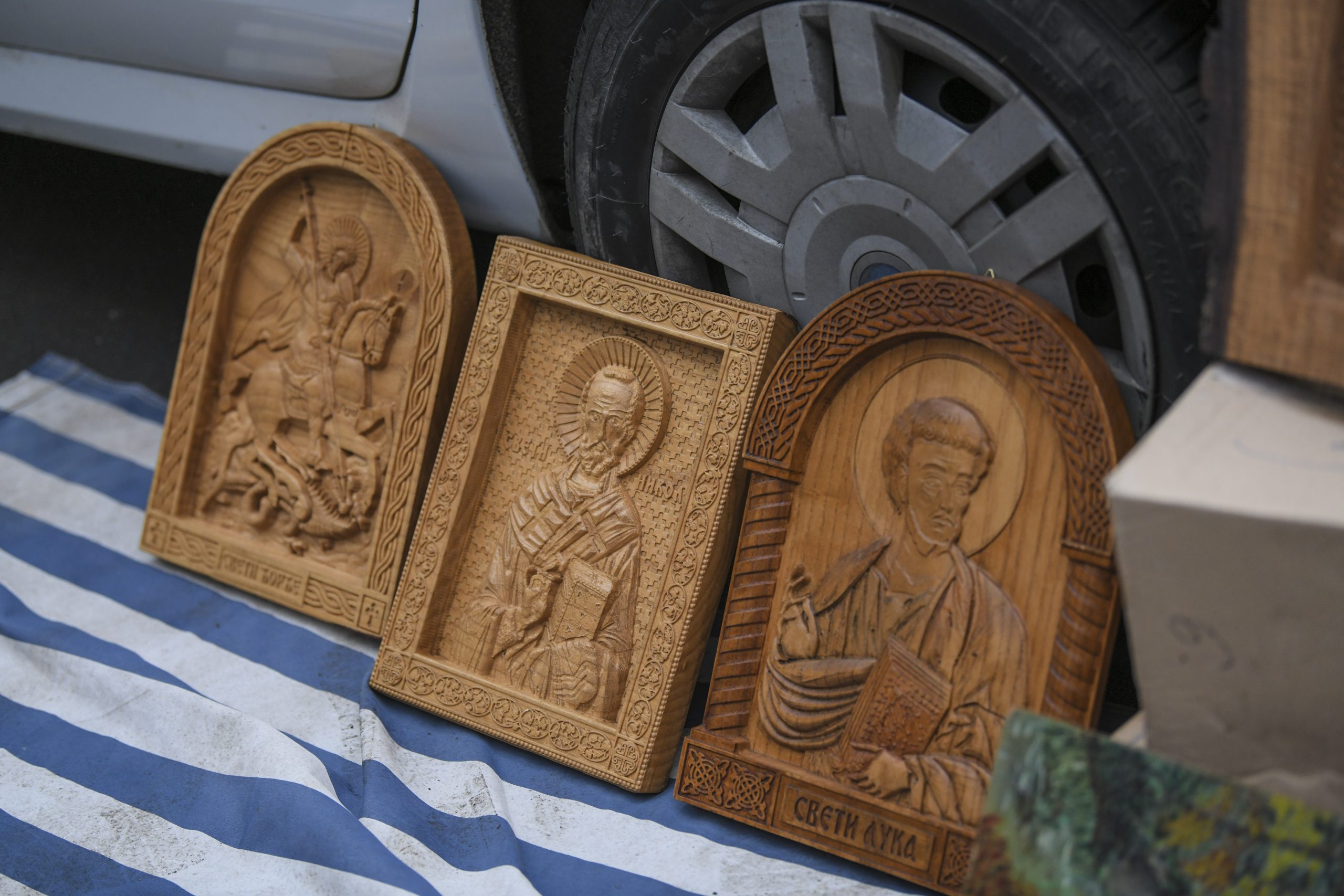 Beograd 13. decembar 2020. Zemun, zemunski buvljak, prodaja umetnina i raznih drugih stvari Foto:Dragan Mujan/Nova.rs