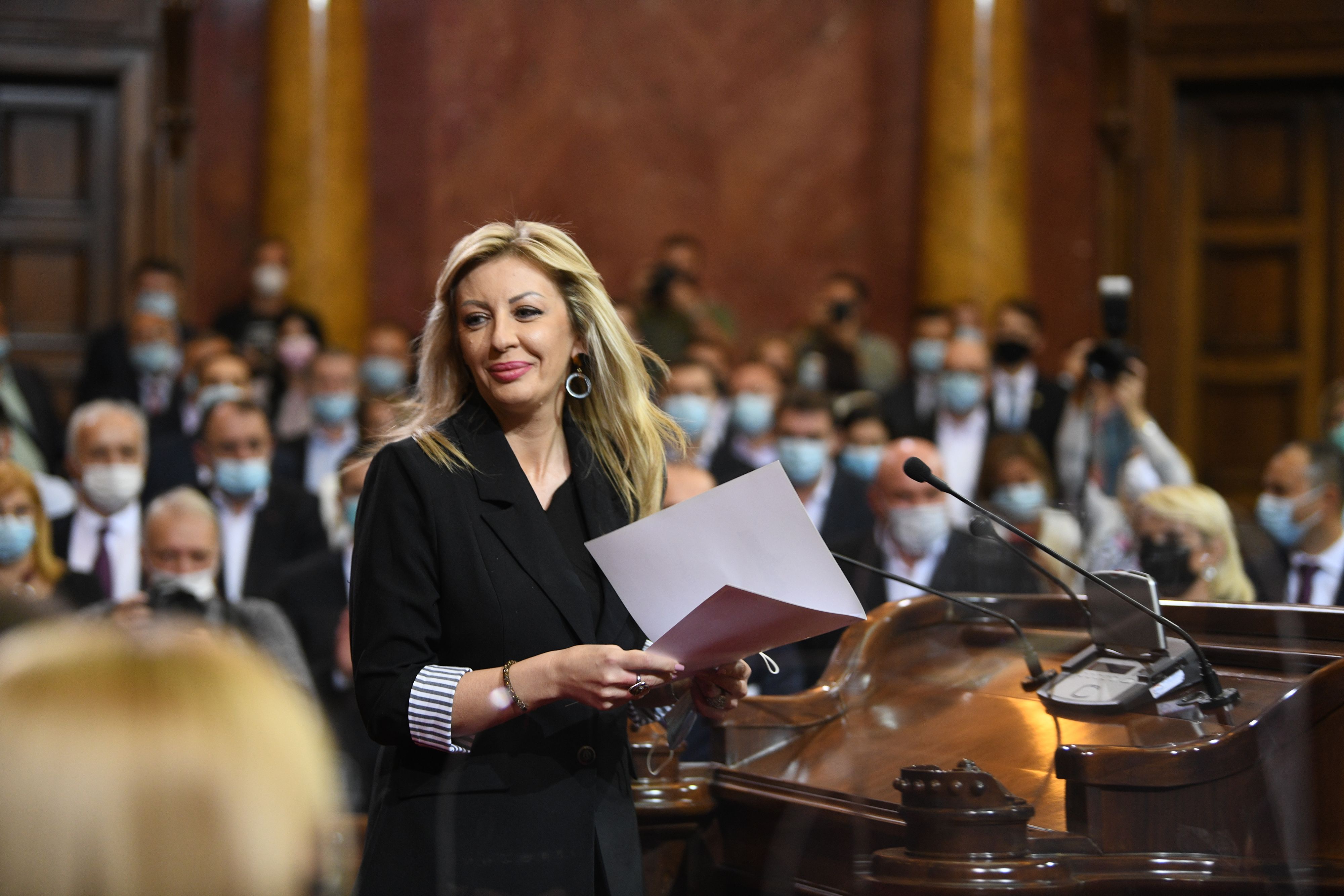 Beograd 28.10.2020. Skupština Srbije, poslanici, sednica, polaganje zakletve, potpisivanje, Ministarstvo za evropske integracije - Jadranka Joksimović Foto: Filip Krainčanić/Nova.rs