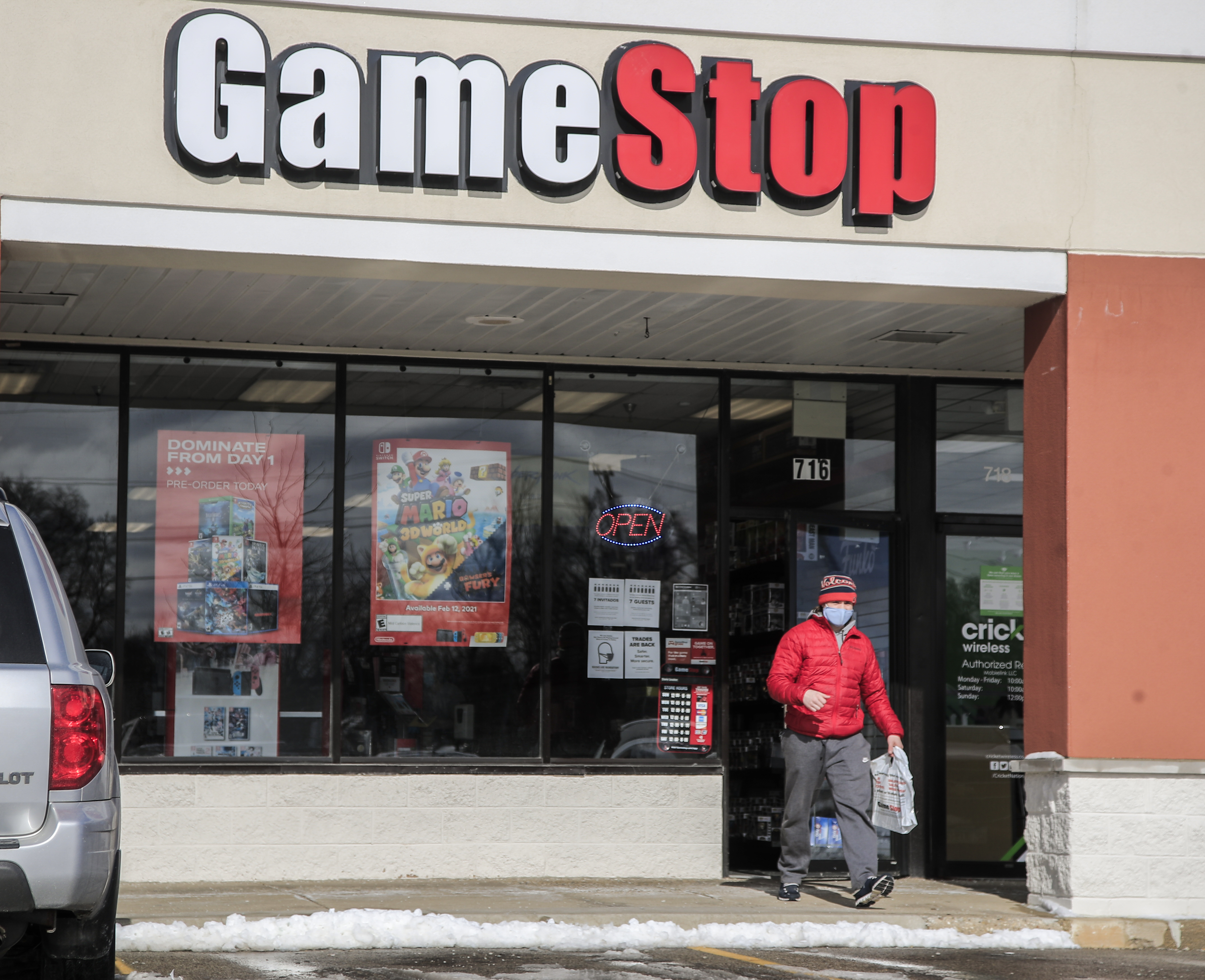 GameStop shares skyrocket from $3.25 to $347.51 in 10 months