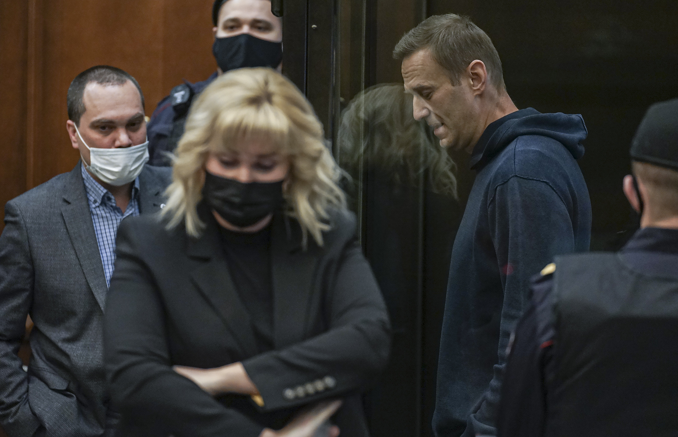 Navaljni suđenje, The Moscow City Court consider the requirement of the Federal Penitentiary Service to replace Navalny's suspended sentence with a real one