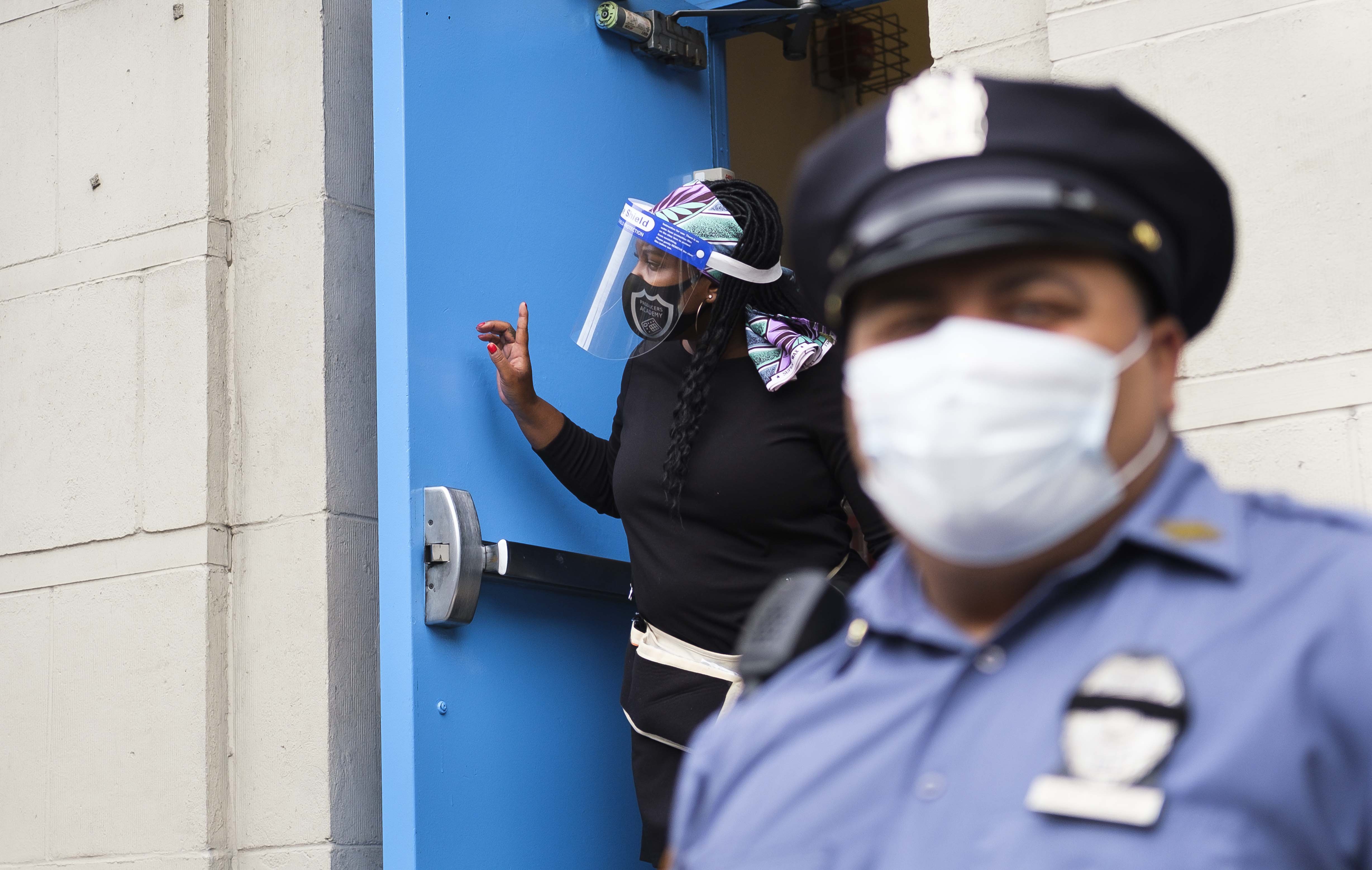 Njujork policija,New York City Elementary School students return for in-person classes