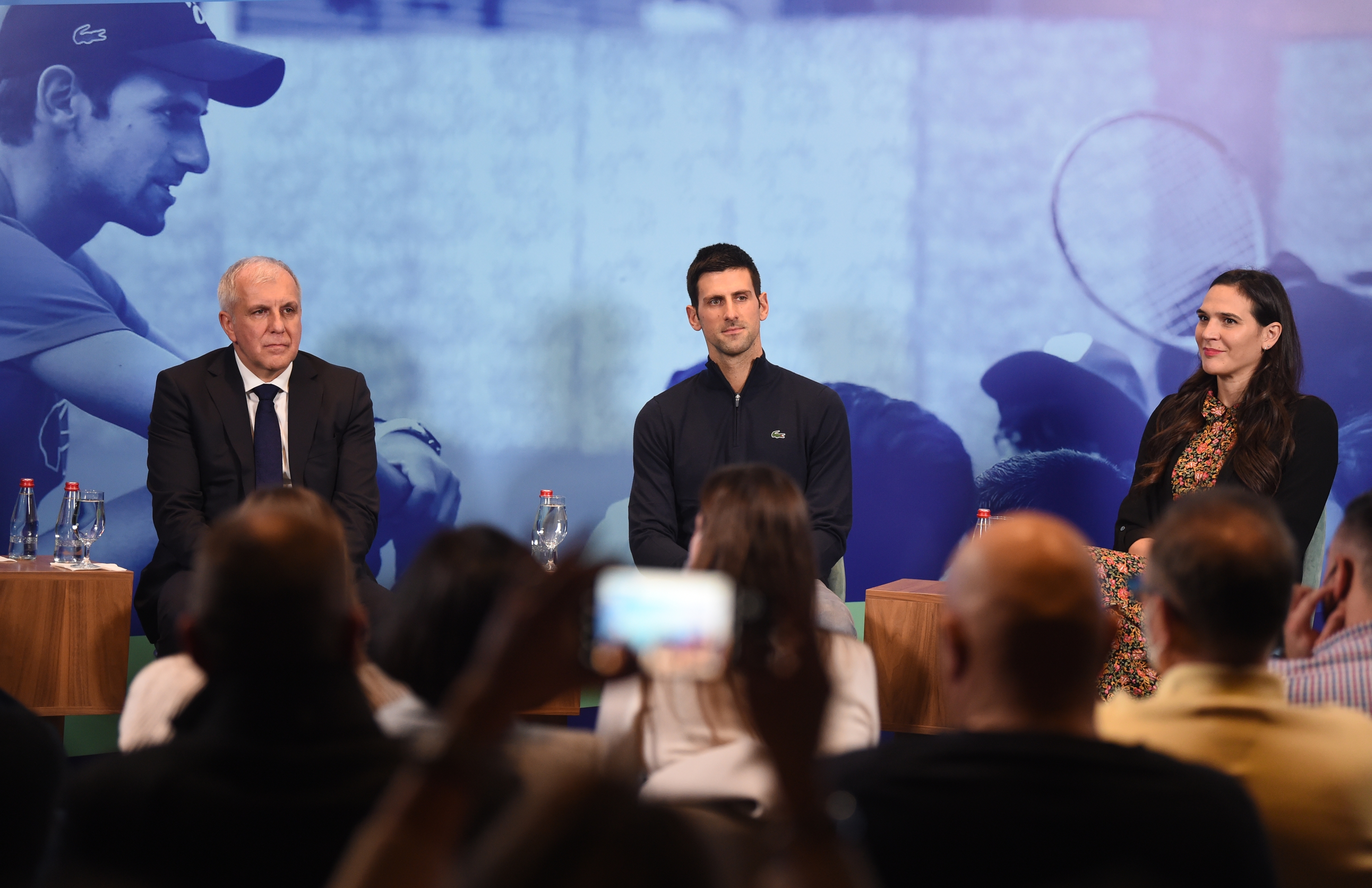 Zeljko Obradovic (L) Sonja Vasic (R) Novak Djokovic
Fondacija Novak Djokovic, Panel diskusija  Putevi sampiona, program za roditelje buducih sportista
Beograd, 16.12.2021
foto: Srdjan Stevanovic/Starsport.rs ©