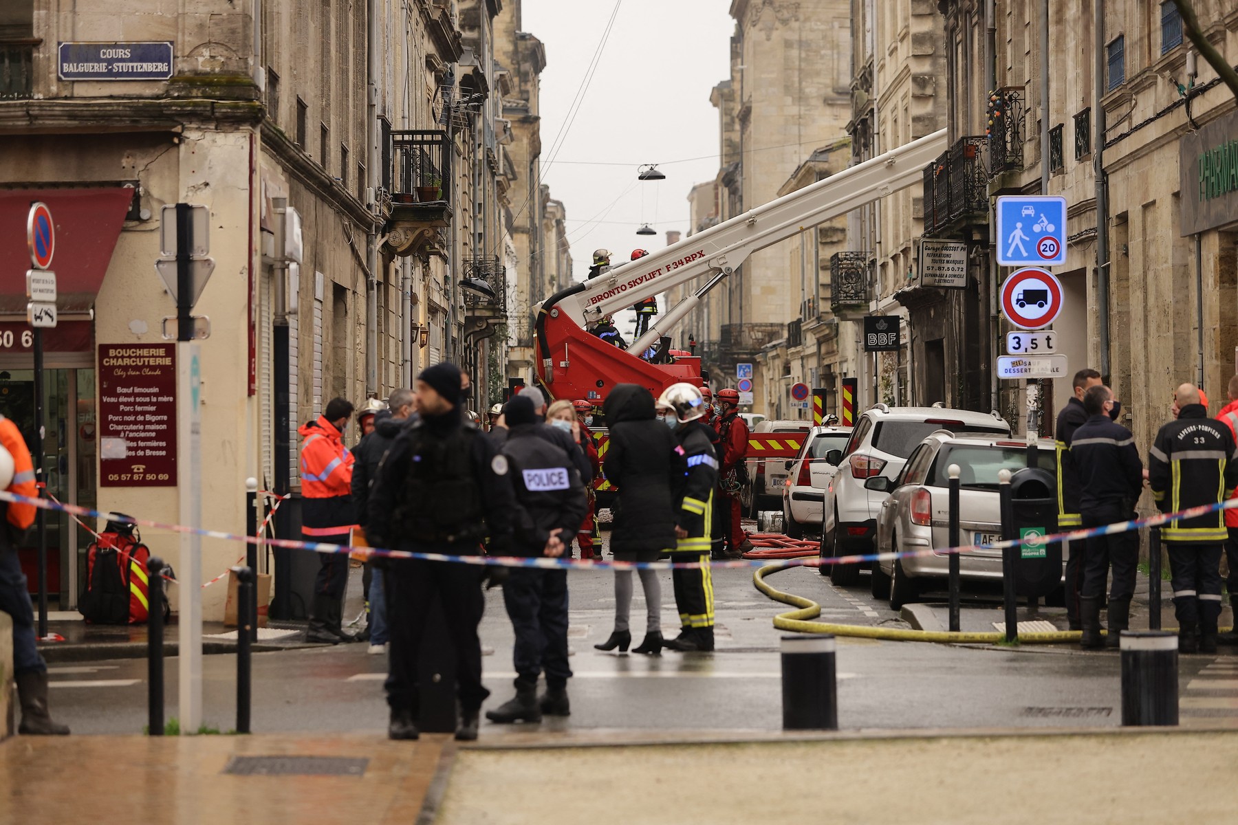 Violent explosion in a building - Bordeaux