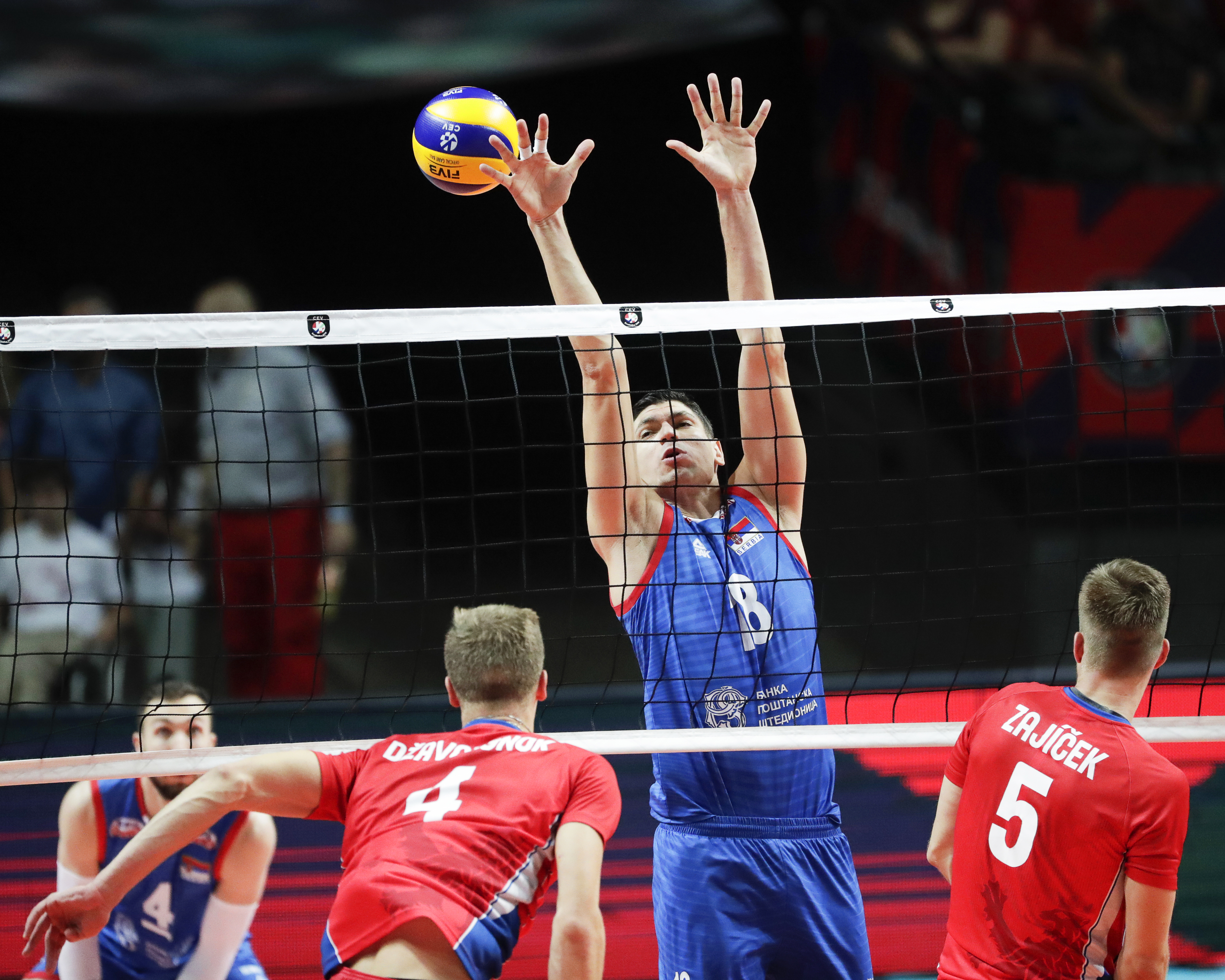 epa07859824 Marko Podrascanin (up) of Serbia in action during the EuroVolley Men 2019 round of 16 match between Serbia and the Czech Republic in Antwerp, Belgium, 21 September 2019.  EPA-EFE/OLIVIER HOSLET