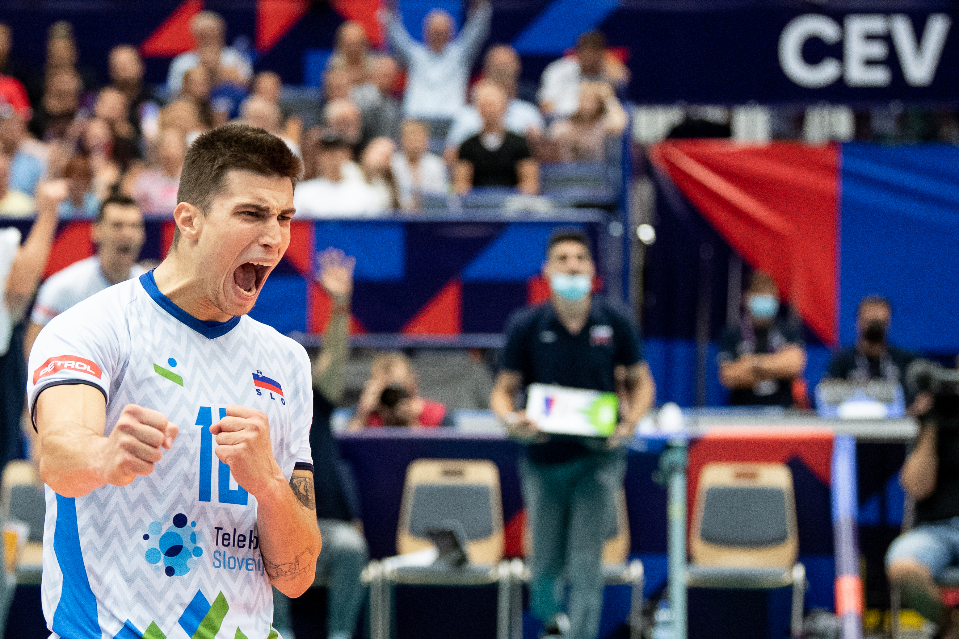 epa09470315 Saso Stalekar of Slovenia reacts during the men's EuroVolley 2021 quarterfinal match between Czech Republic and Slovenia in Ostrava, Czech Republic, 15 September 2021.  EPA-EFE/LUKAS KABON