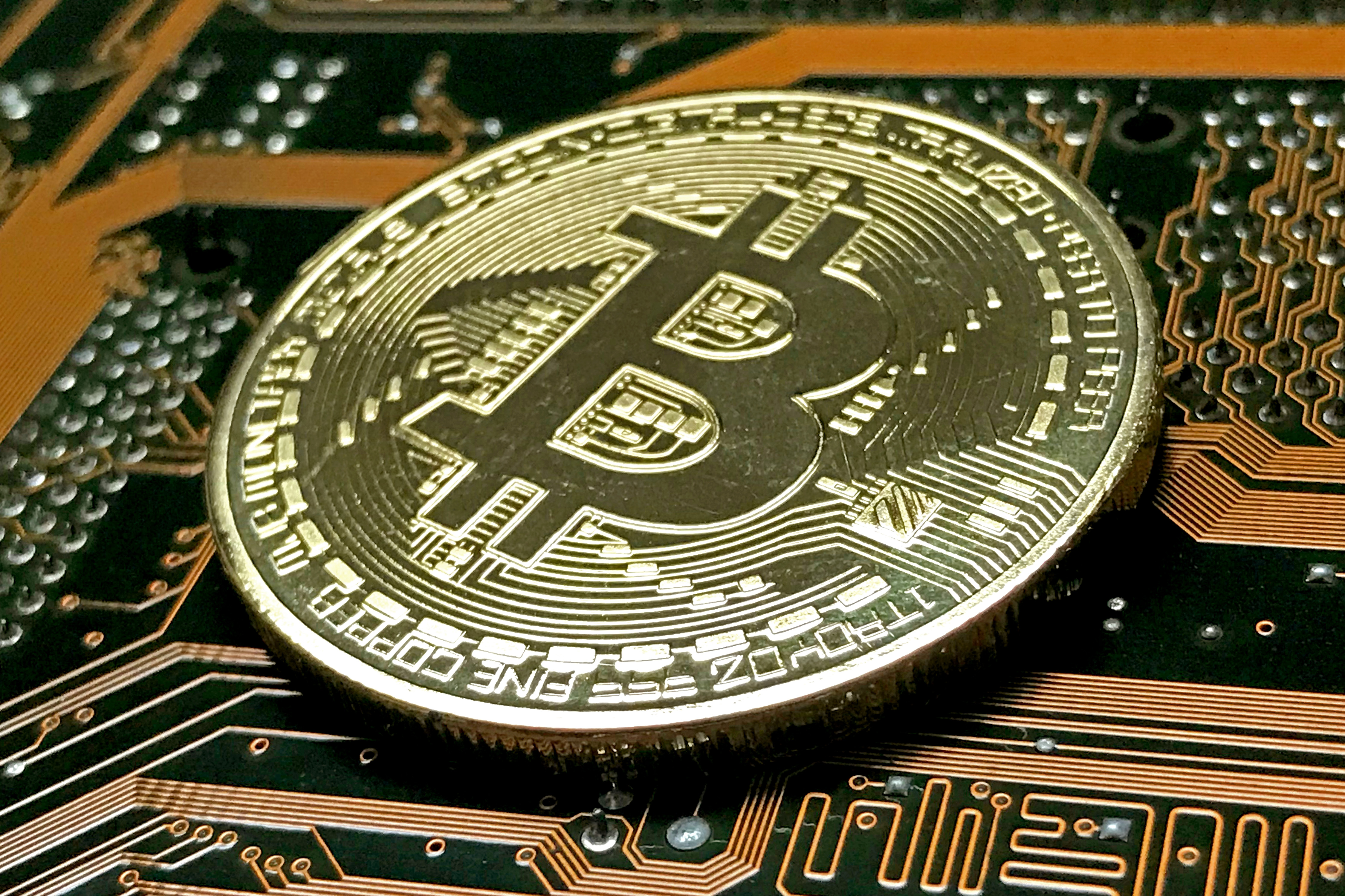 Bitcoin cryptocurrency suffers hard crash