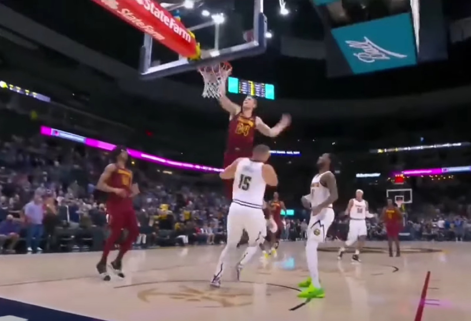 markanen jokic zakucavanje