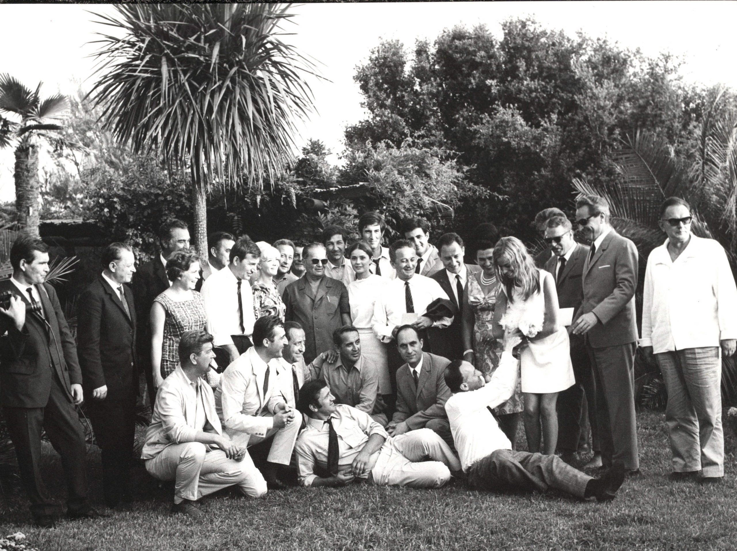 Delegacija filmskih radnika Jugoslavije kod predsednika Jugoslavije Tita (
Vanga 2. avgust 1967 Foto Muzej Jugoslavije) PASPARTU