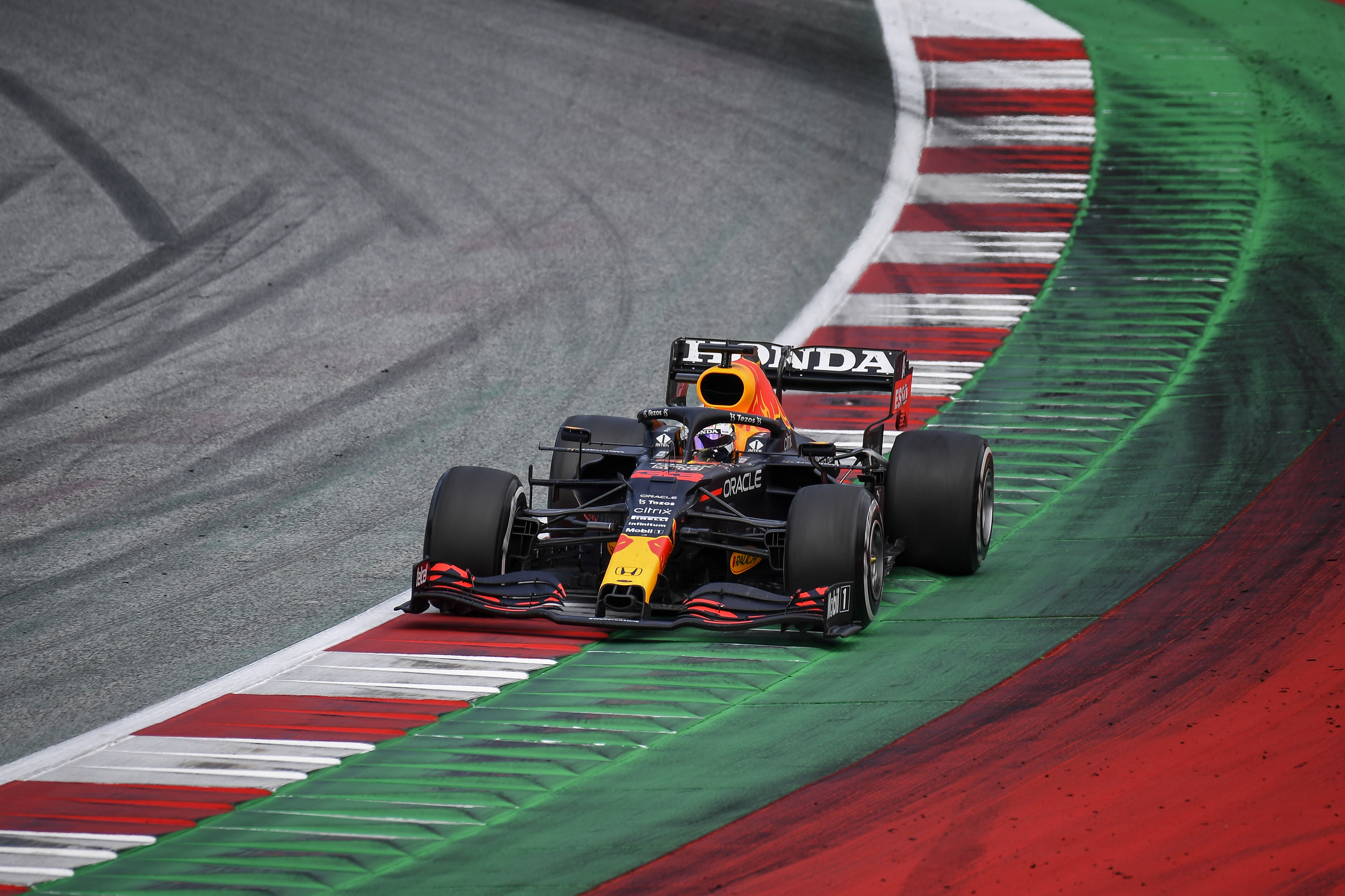 epa09322266 Dutch Formula One driver Max Verstappen of Red Bull Racing in action during the Formula One Grand Prix of Austria at the Red Bull Ring in Spielberg, Austria, 04 July 2021.  EPA-EFE/CHRISTIAN BRUNA