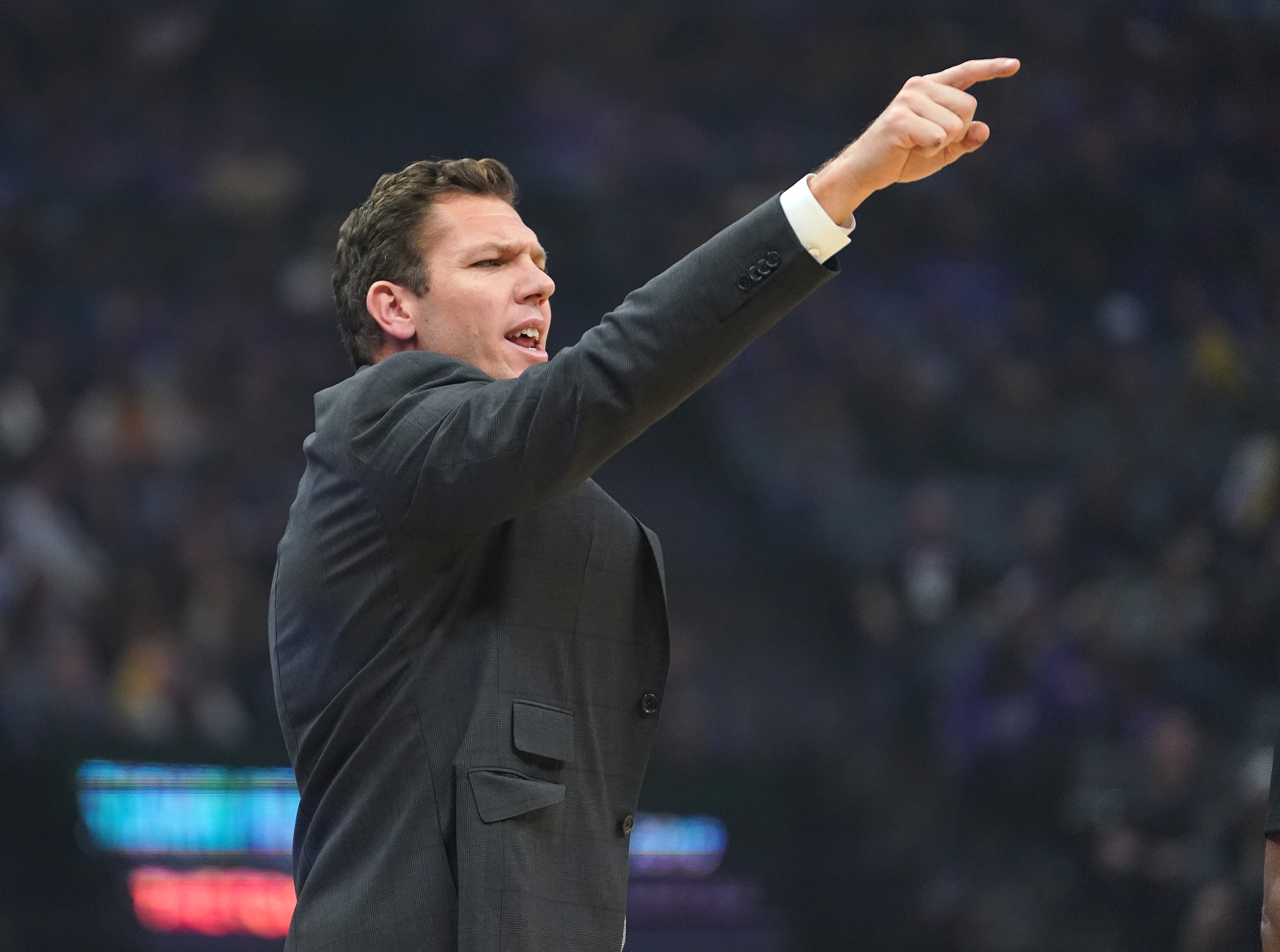 Los Angeles Lakers at Sacramento Kings