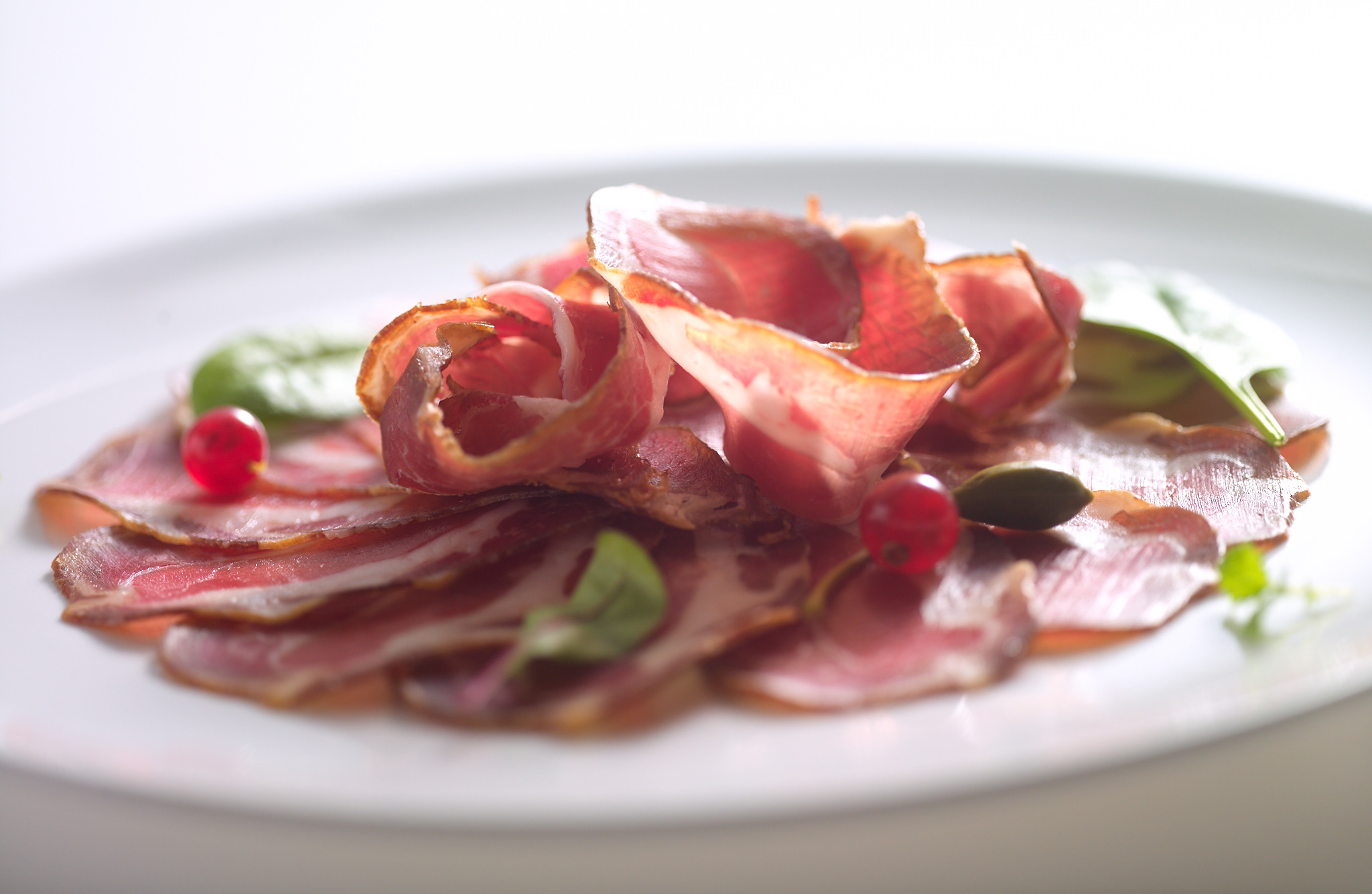 Pršuta, meze, suhomesnato Foto: Kosmajska/Promo