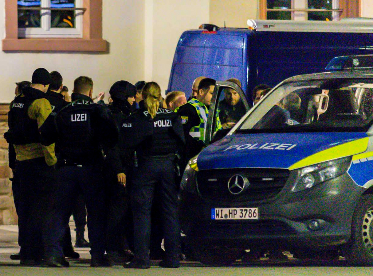 At least nine dead after two shootings in Hanau, Germany