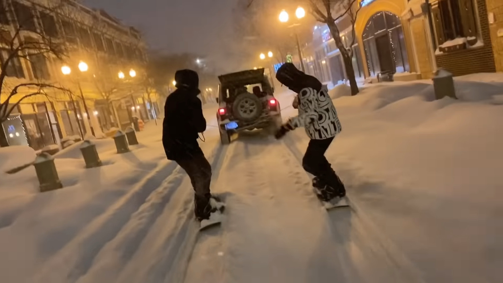 SNOWBOARDING IN CHICAGO 2021 - YouTube - 1 25