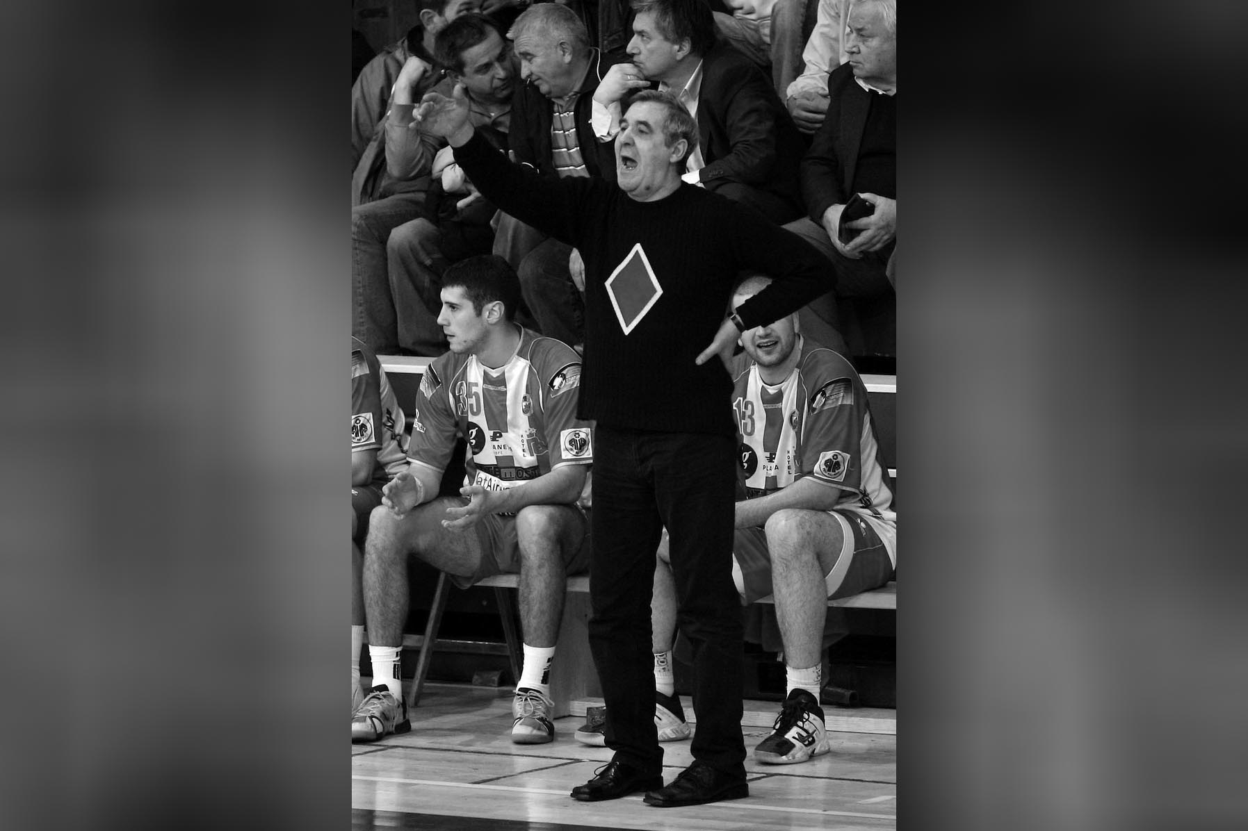 Rukomet, sezona 2006/07
CRVENA ZVEZDA Vs. PARTIZAN
ROGANOVIC VUK, head coach (CZ)
