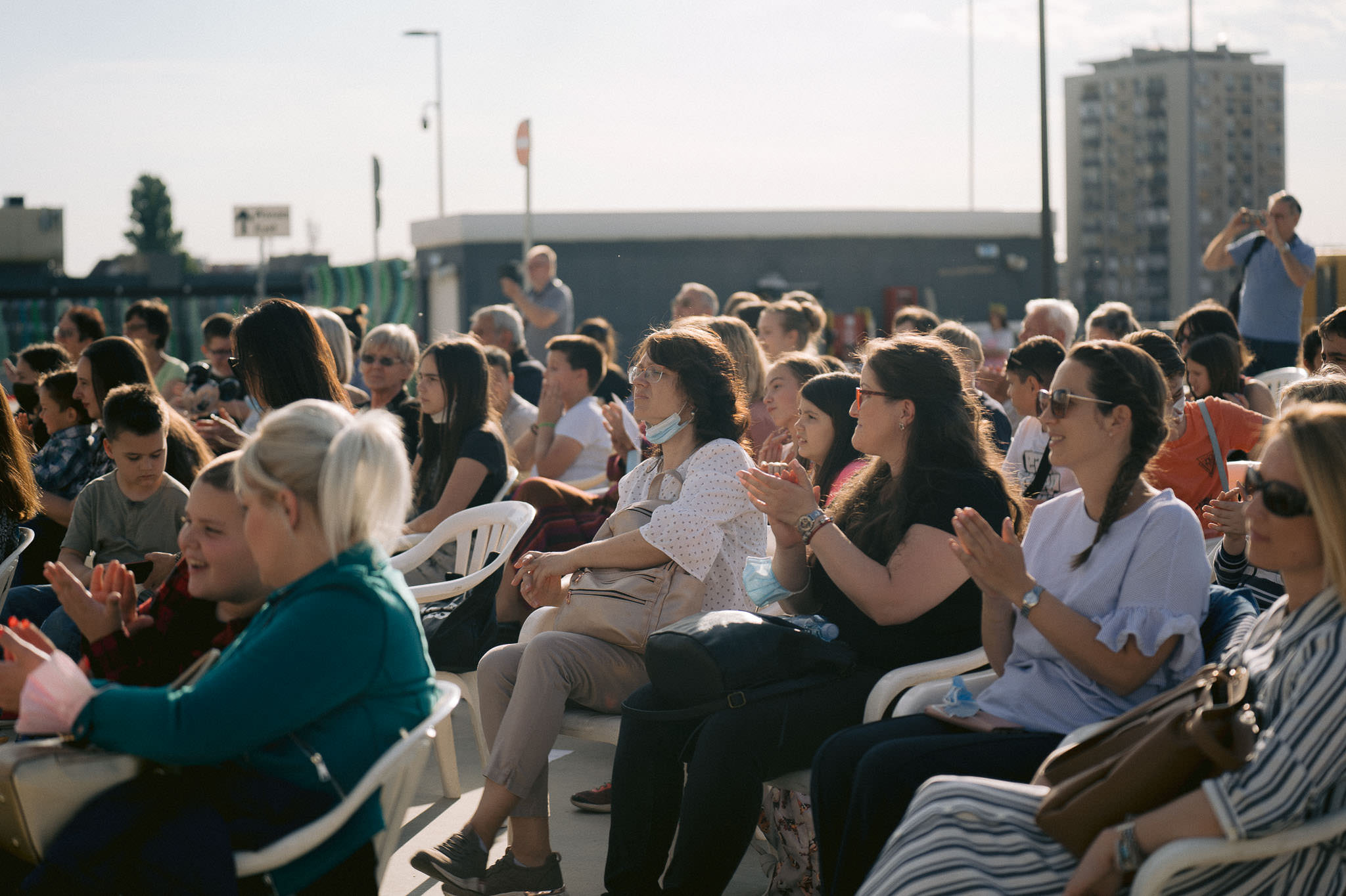 pera za decu - Čarobna frula otvorila je mesec dana programa Srpskog narodnog pozorišta na krovu TC Promenada.