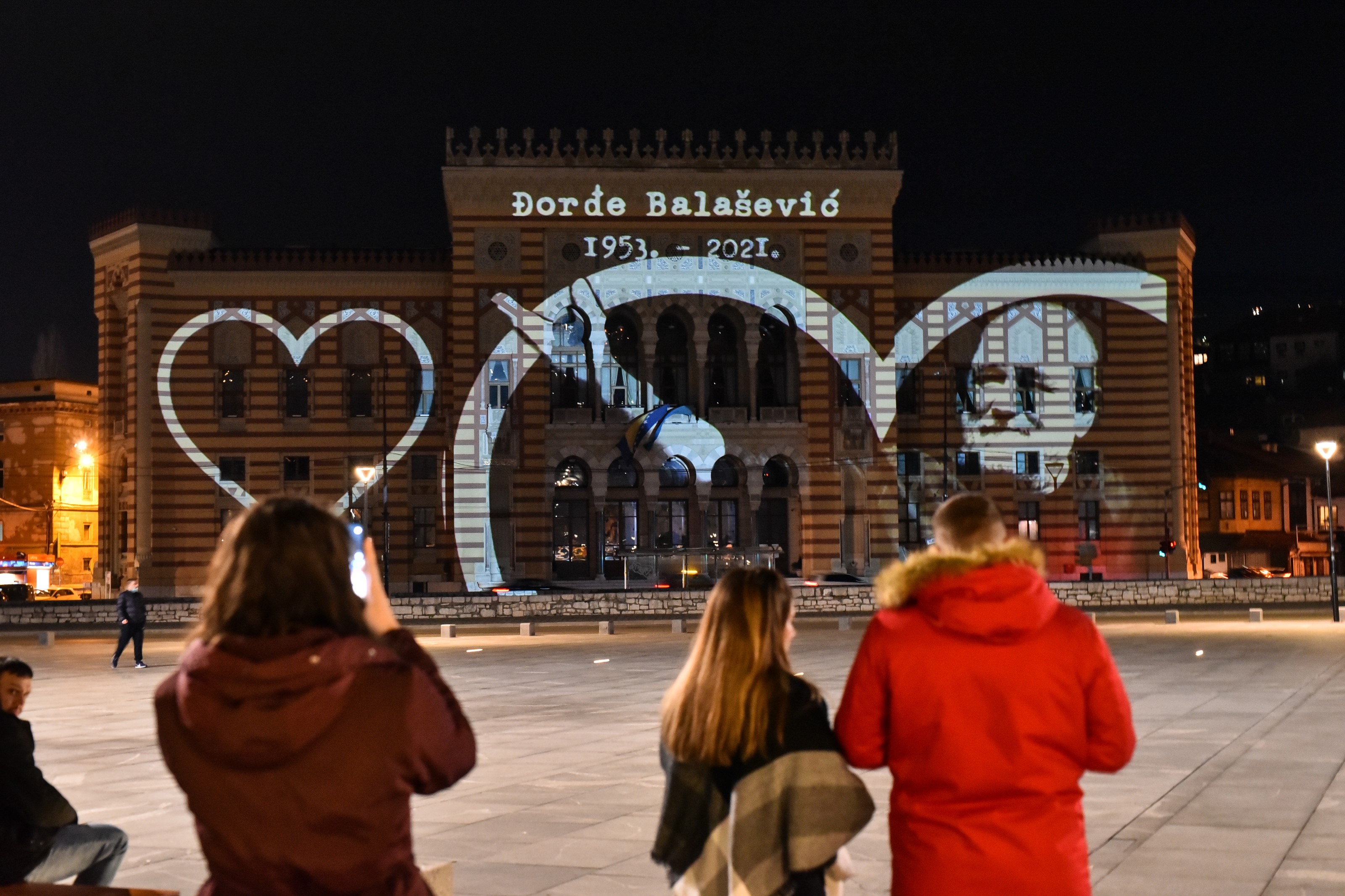 Sarajevo, 20. februara 2021 - Gradjani Sarajevo su veceras upalile svece za preminulog kantautora Djordja Balasevica. FOTO TANJUG/ RADIOSARAJEVO.BA/ ADMIR KUBUROVIC/ mn