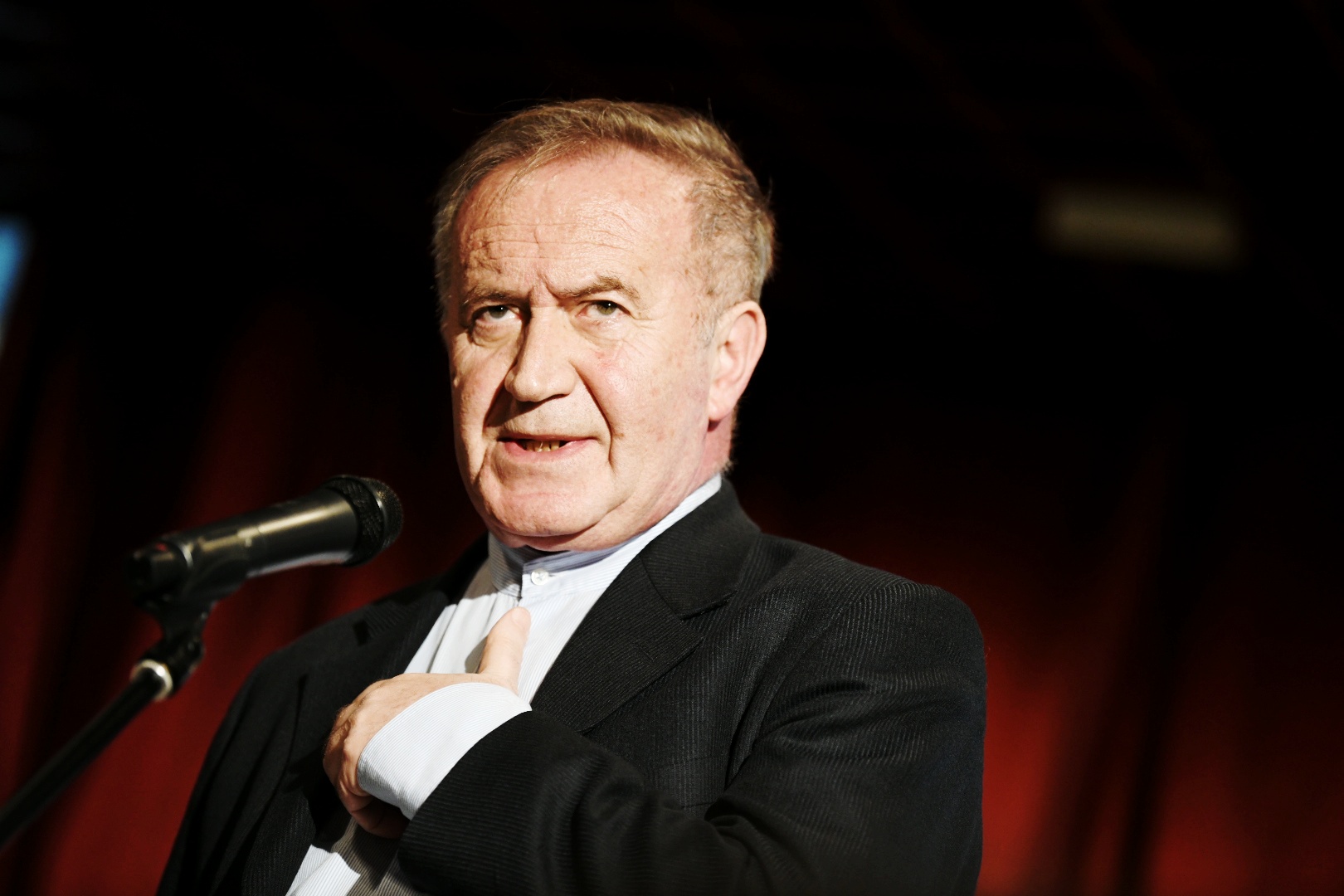 Beograd 27. februar 2021. Dodela Dobricinog prstena glumcu Petru Bozovicu u Narodnom pozorištu, u foajeu Scene Rasa Plaovic Foto:Vesna Lalić/Nova.rs