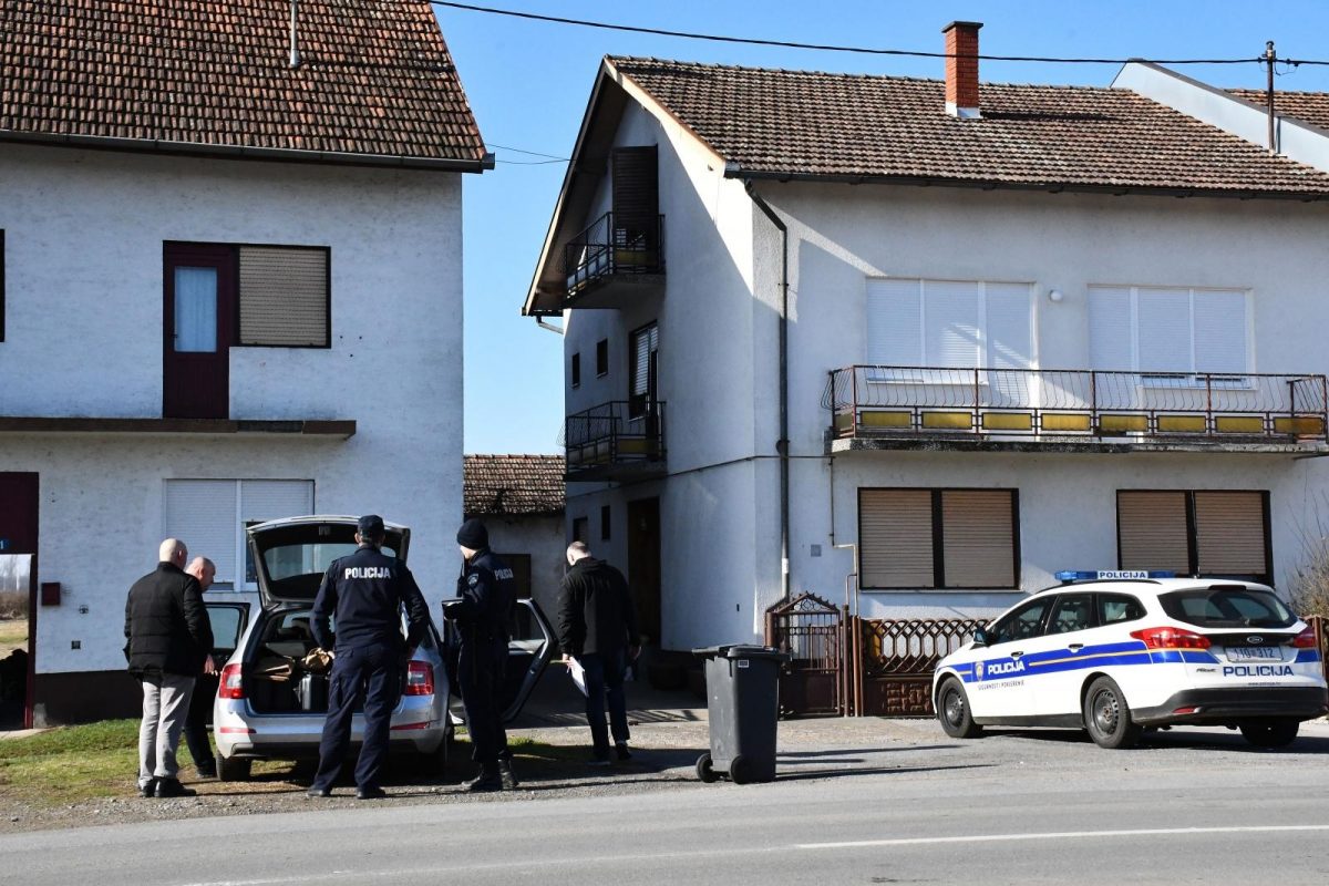 23.02.2021., Ruscica - U obiteljskoj kuci u Ruscici pokraj Slavonskog Broda dogodilo se ubojstvo, sin je navodno ubio oca. U tijeku je ocevid.
Photo: Ivica Galovic/PIXSELL