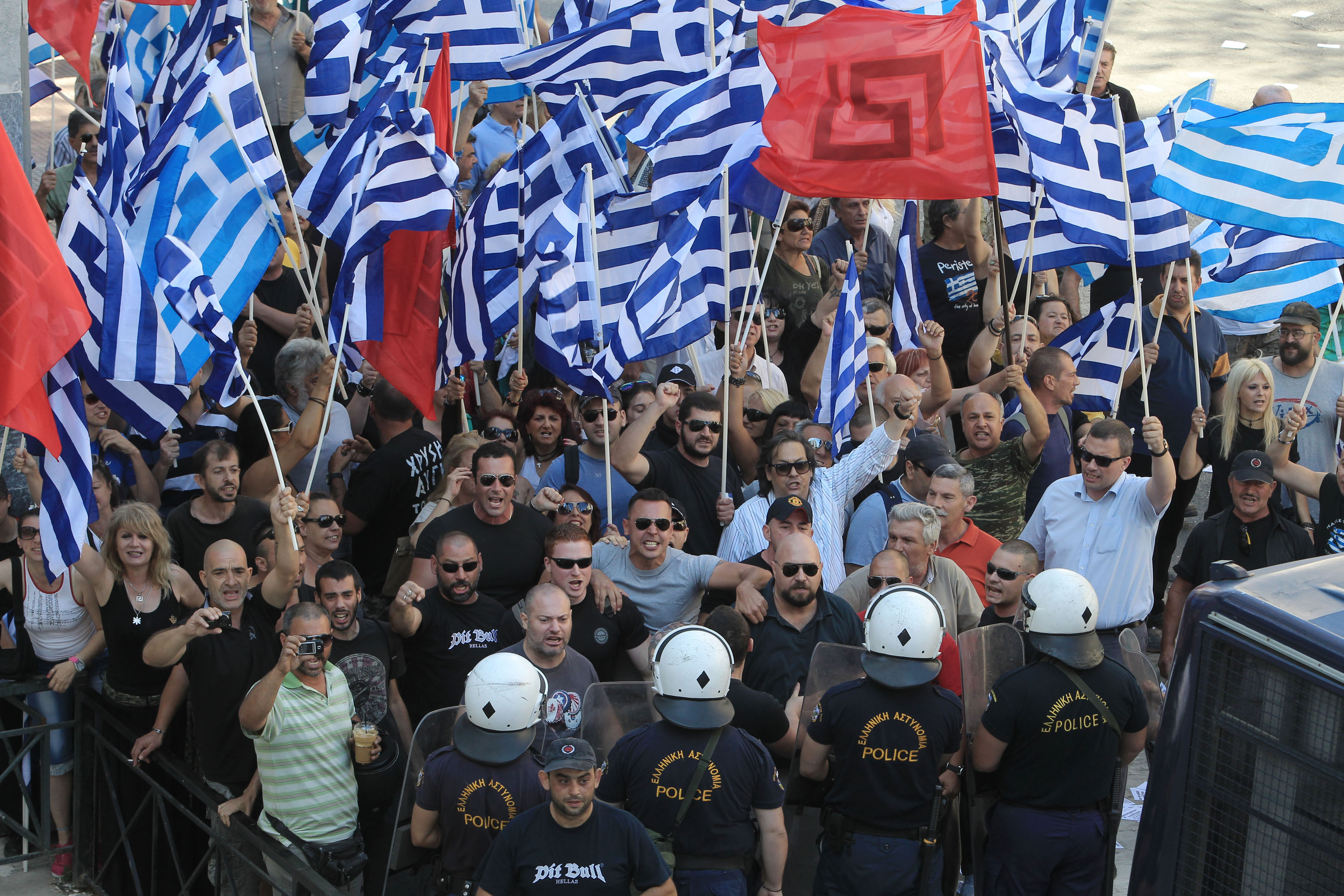 Golden Dawn leader and 2 MPs appear before magistrates for additional testimonies