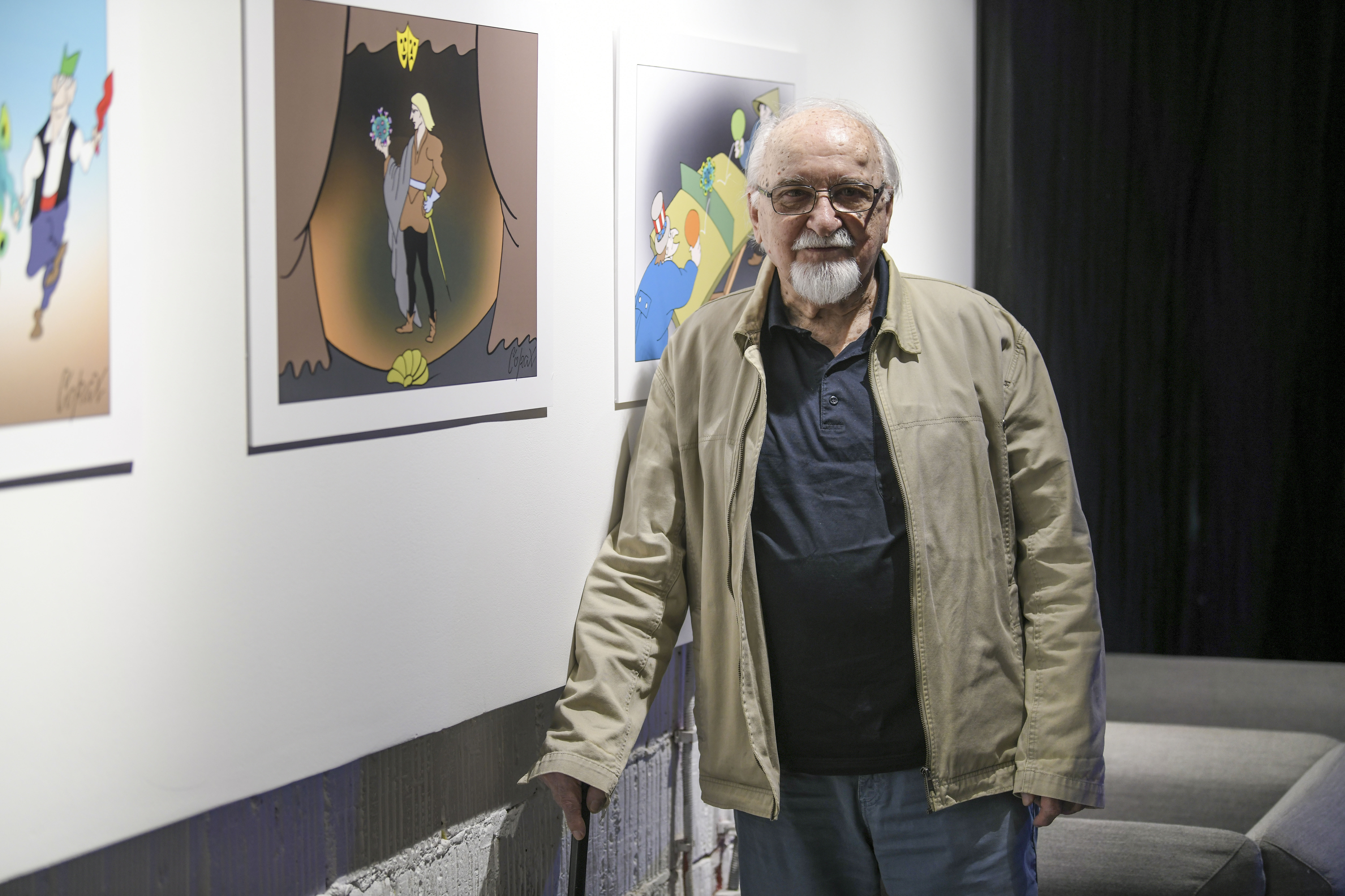 Beograd 24.05.2021. Predrag Koraksić Corax. Otvaranje izložbe Paralelna stvarnost karikaturiste Predraga Koraksića Corax-a u Dorćol Placu. Dorćol plac, Dorćol Platz, izložba Foto: Dragan Mujan/Nova.rs