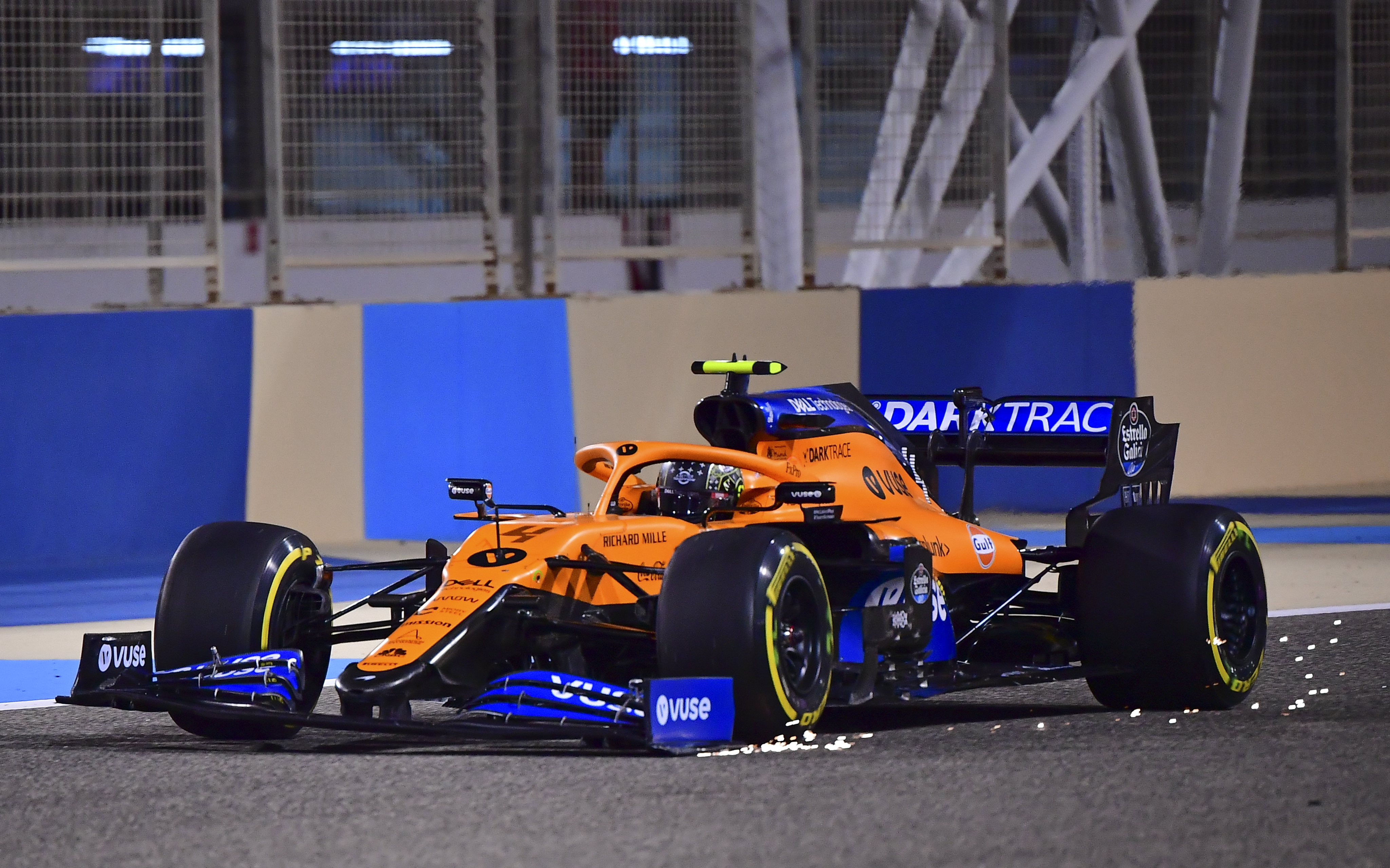 epa08850793 British Formula One driver Lando Norris of McLaren in action during the Formula One Grand of Bahrain on the Bahrain International Circuit in Sakhir, Bahrain, 29 November 2020.  EPA-EFE/Giuseppe Cacace / Pool