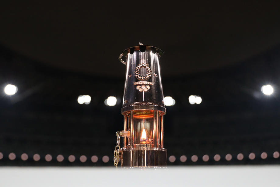 epa08562610 The lantern containing the Olympic flame during a photo call at the Olympic Stadium in Tokyo, Japan, 23 July 2020.  EPA-EFE/DU XIAOYI / POOL