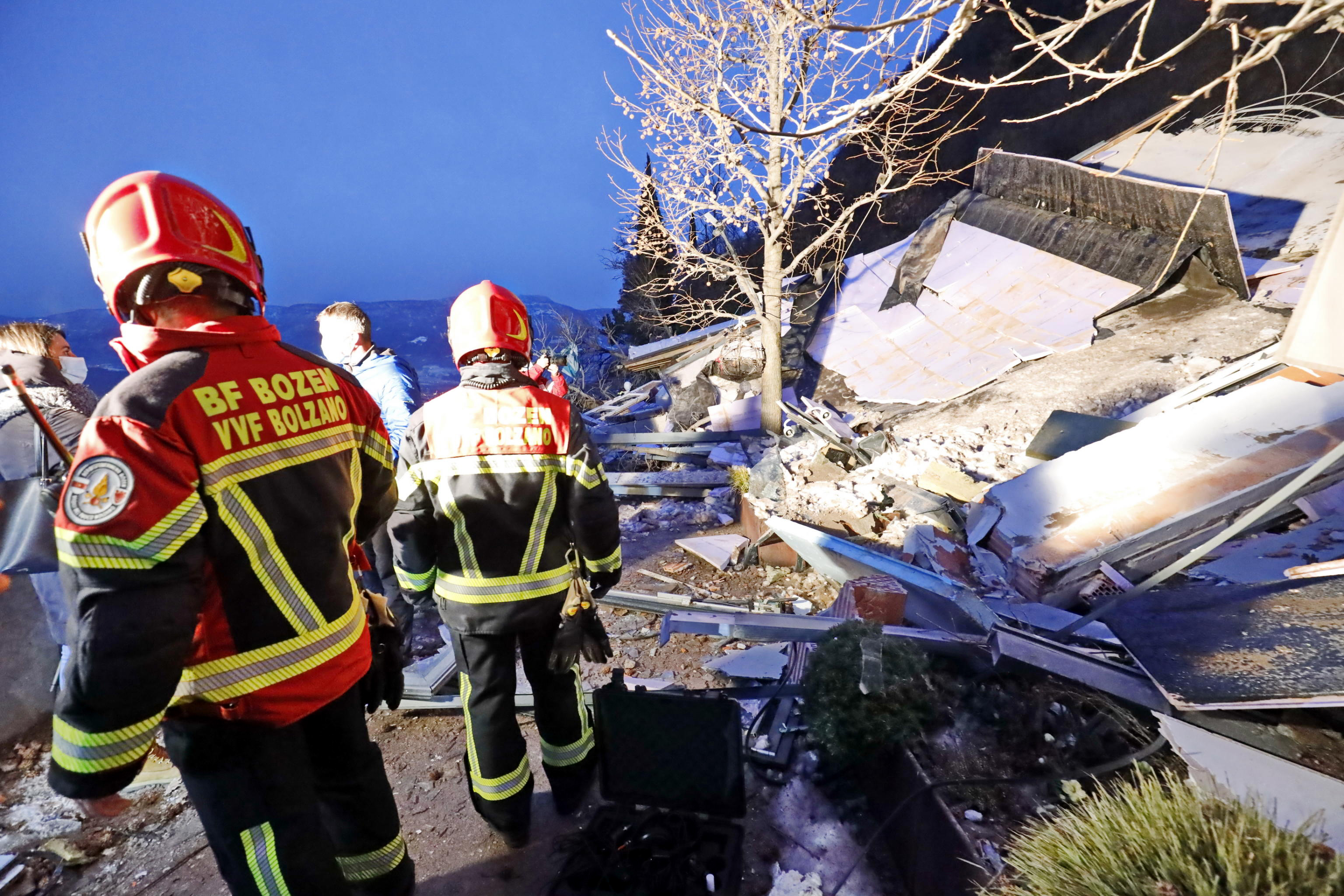 Rockslide hits hotel near Bolzano