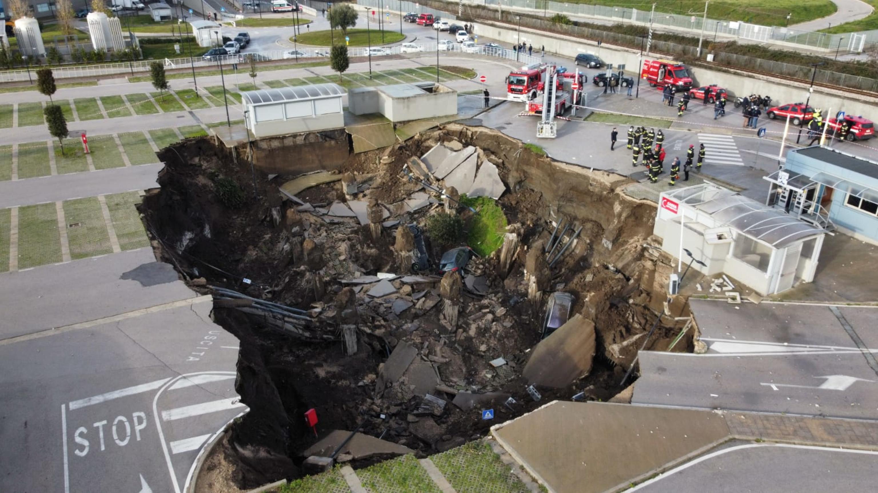 Ground collapse in the Ospedale del Mare car park in Naples