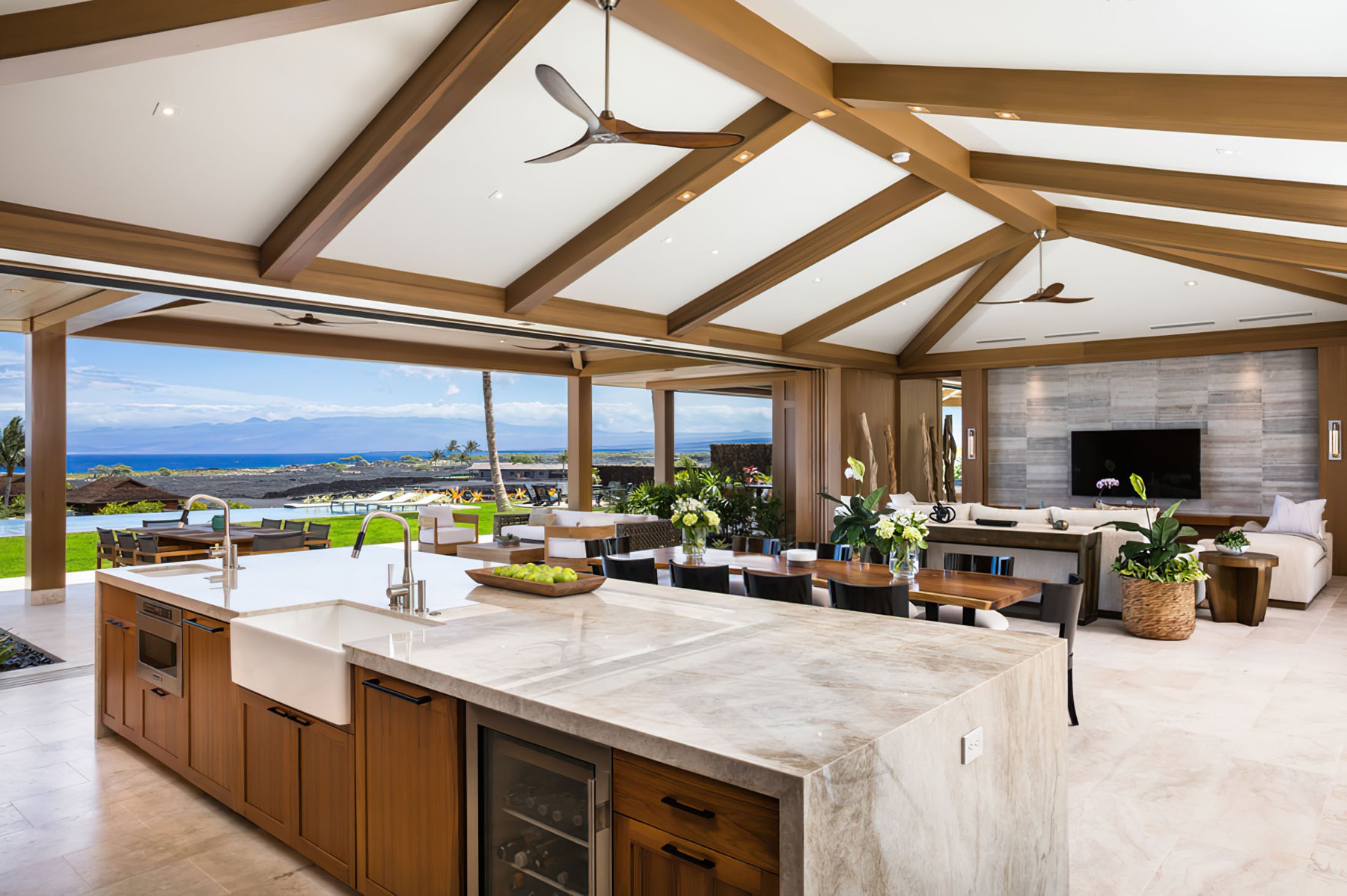 Hollywood heartthrob Matthew McConaughey just shelled out $7.85 million for a Hawaiian oasis.