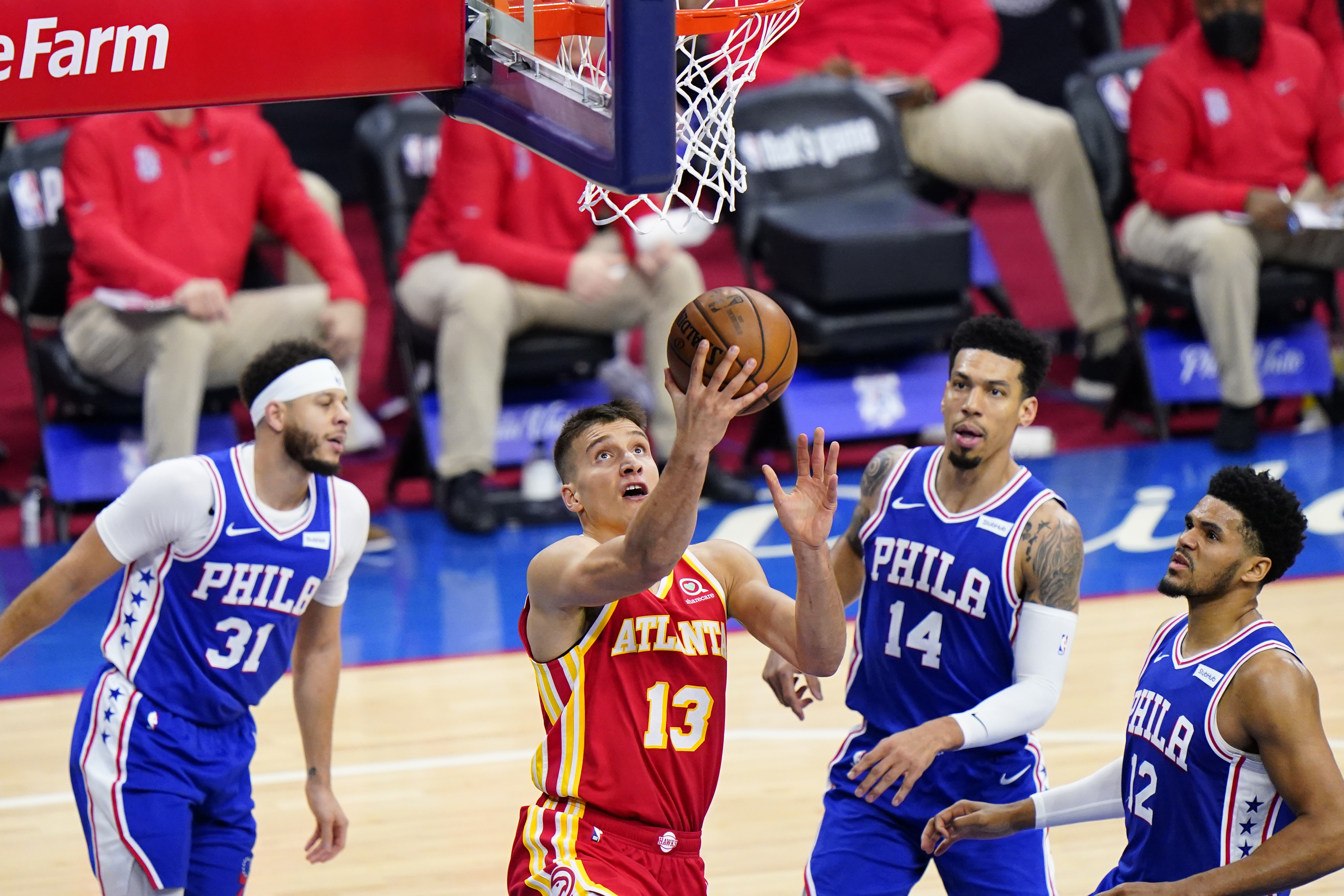 Hawks 76ers Basketball