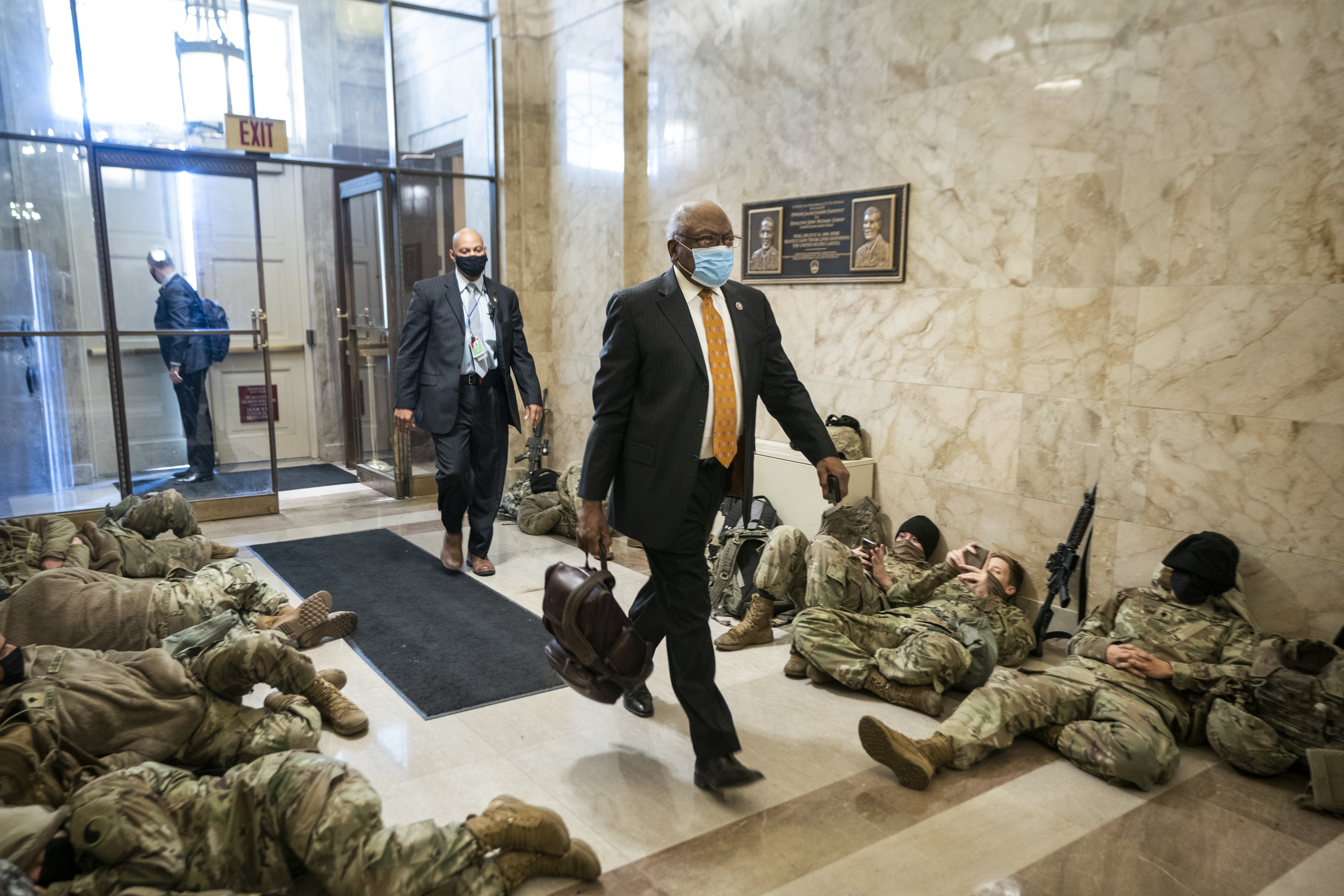 Lawmkers move to impeach President Trump a second time