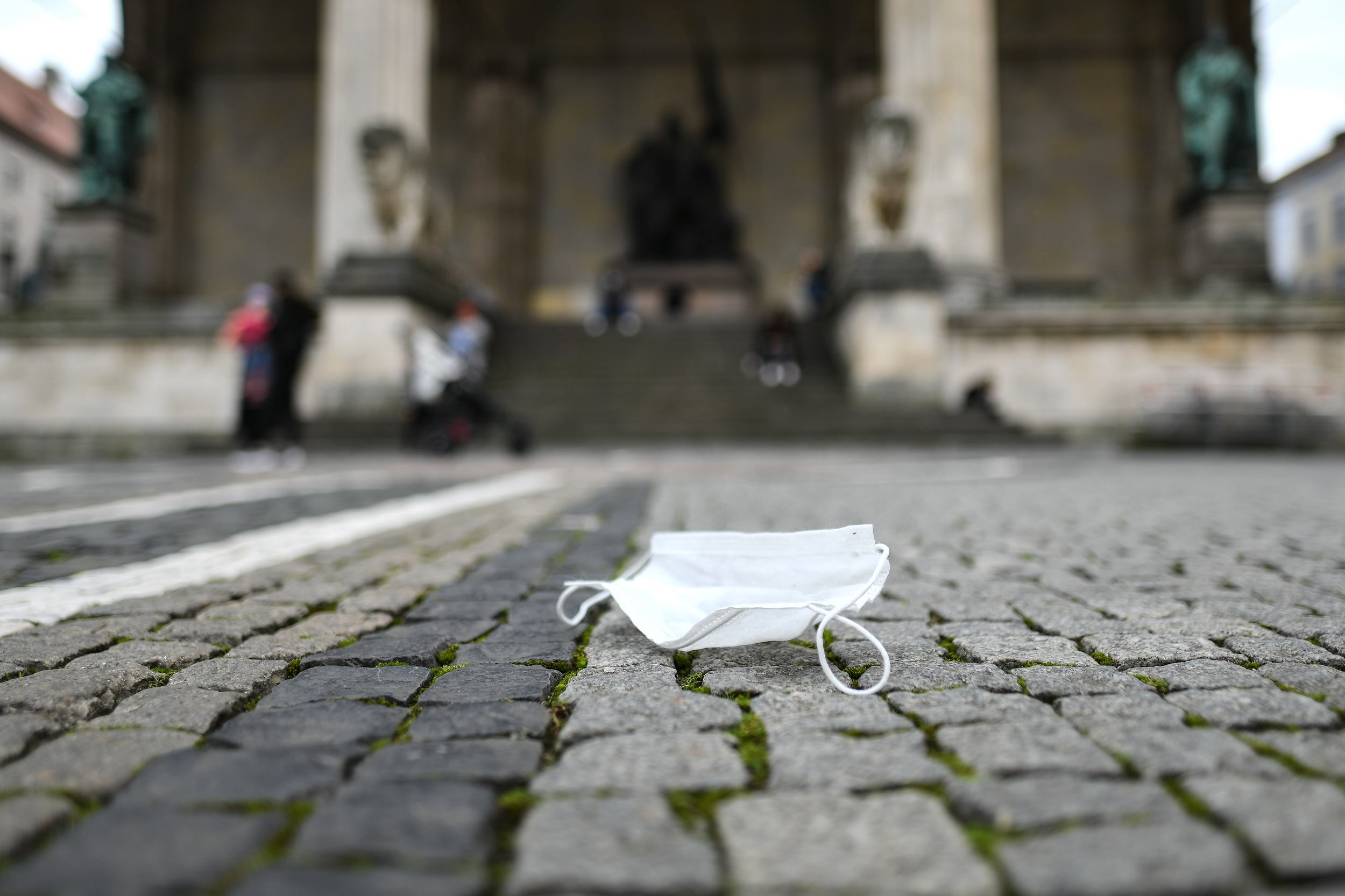 Germany enters second lockdown amid coronavirus pandemic maska zastitna