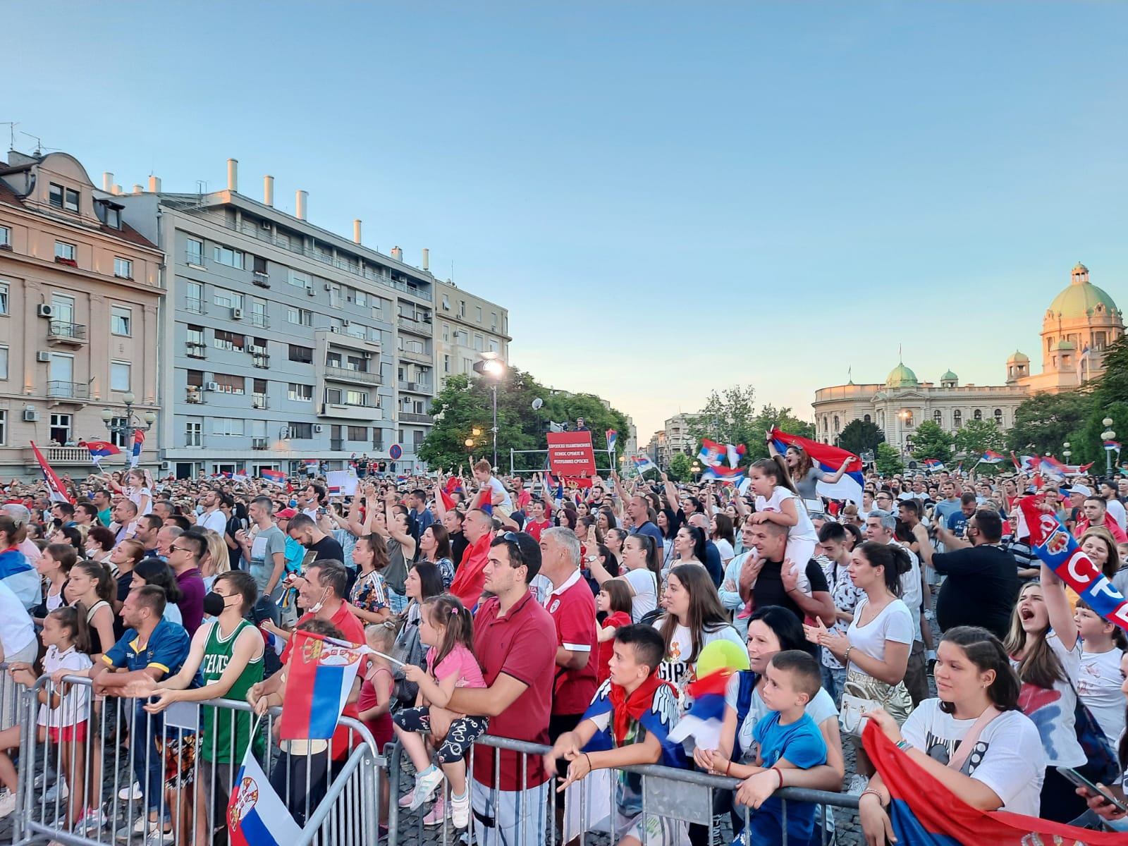 Navijači skupština balkon