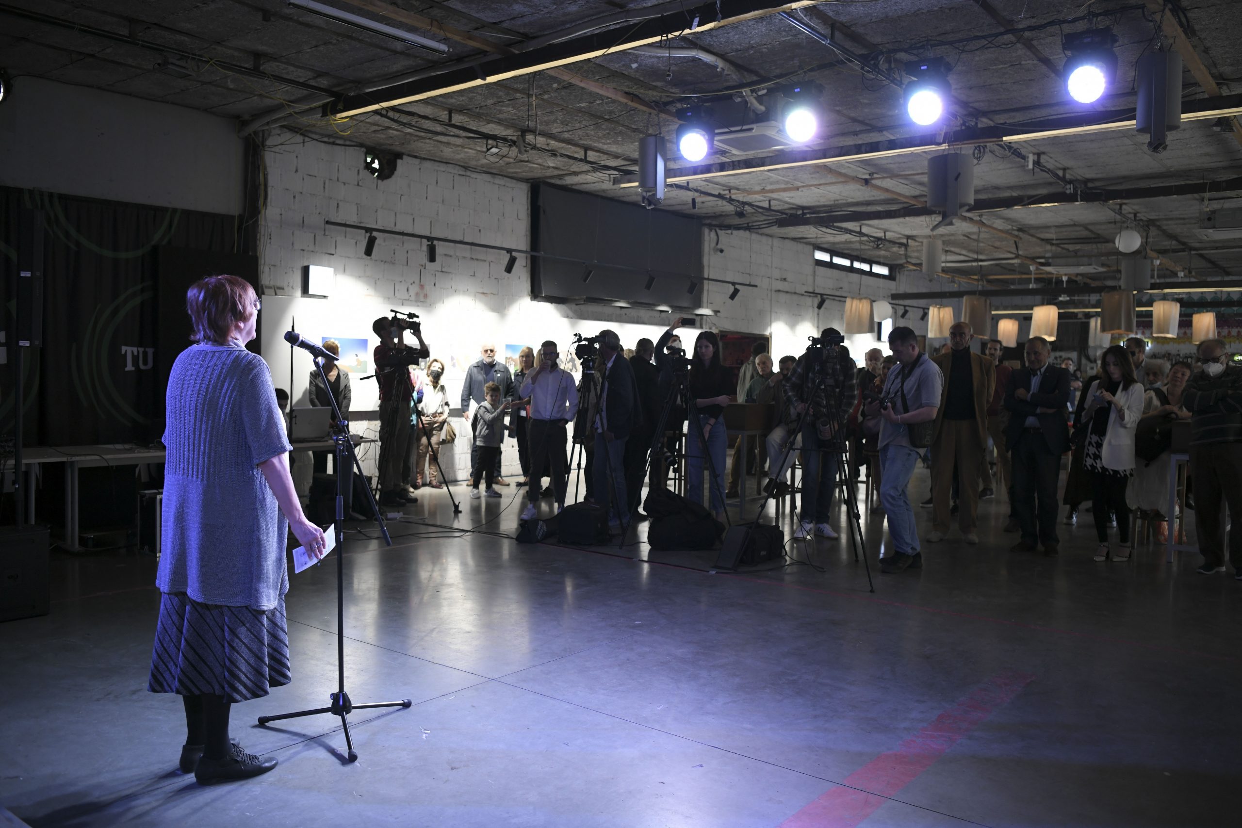 Beograd 24.05.2021. Otvaranje izložbe Paralelna stvarnost karikaturiste Predraga Koraksića Corax-a u Dorćol Placu. Dorćol plac, Dorćol Platz, izložba Foto: Dragan Mujan/Nova.rs