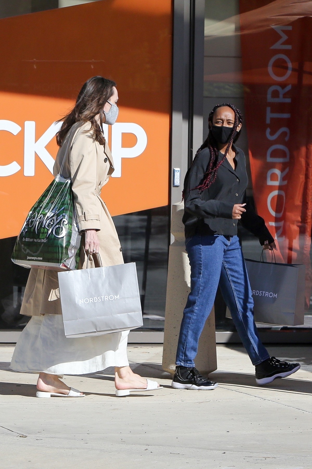 *EXCLUSIVE* Angelina Jolie goes shopping with her daughter, Zahara