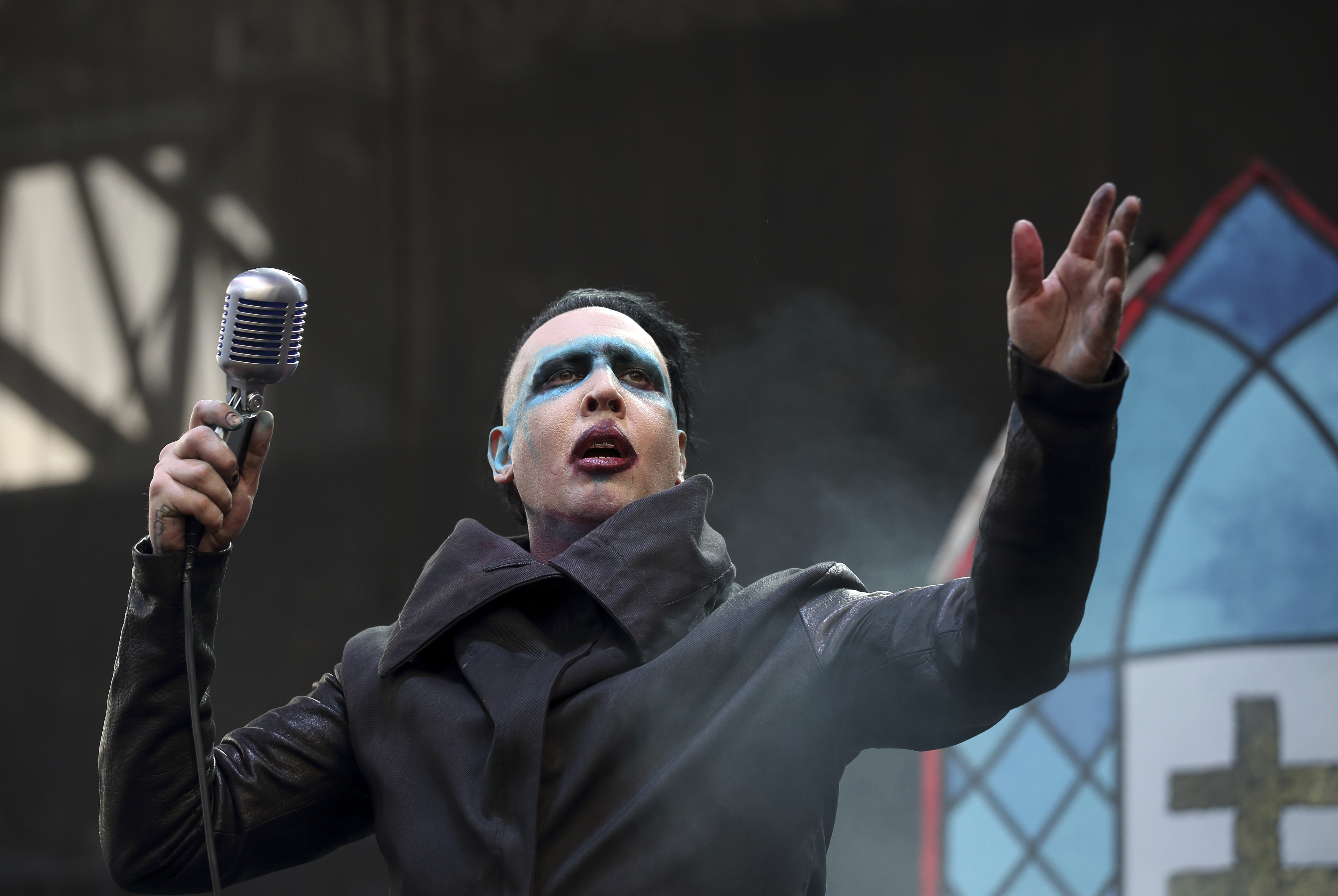 epa04750530 US musician Marilyn Manson performs at the Rock on the Range Festival in Columbus, Ohio, USA, 15 May 2015  EPA/STEVE C.MITCHELL