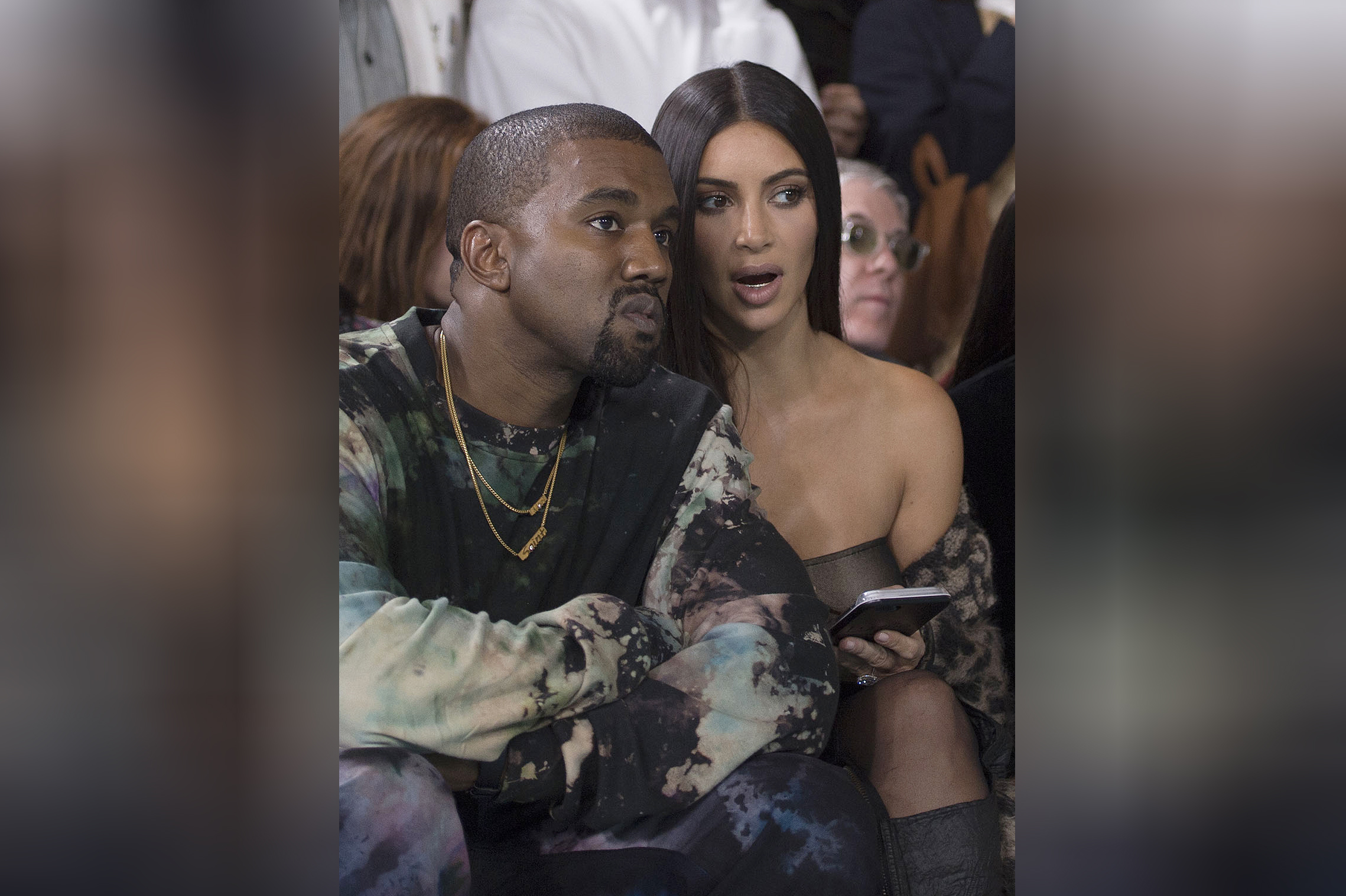 Kim Kardashian held at gunpoint and robbed in Paris