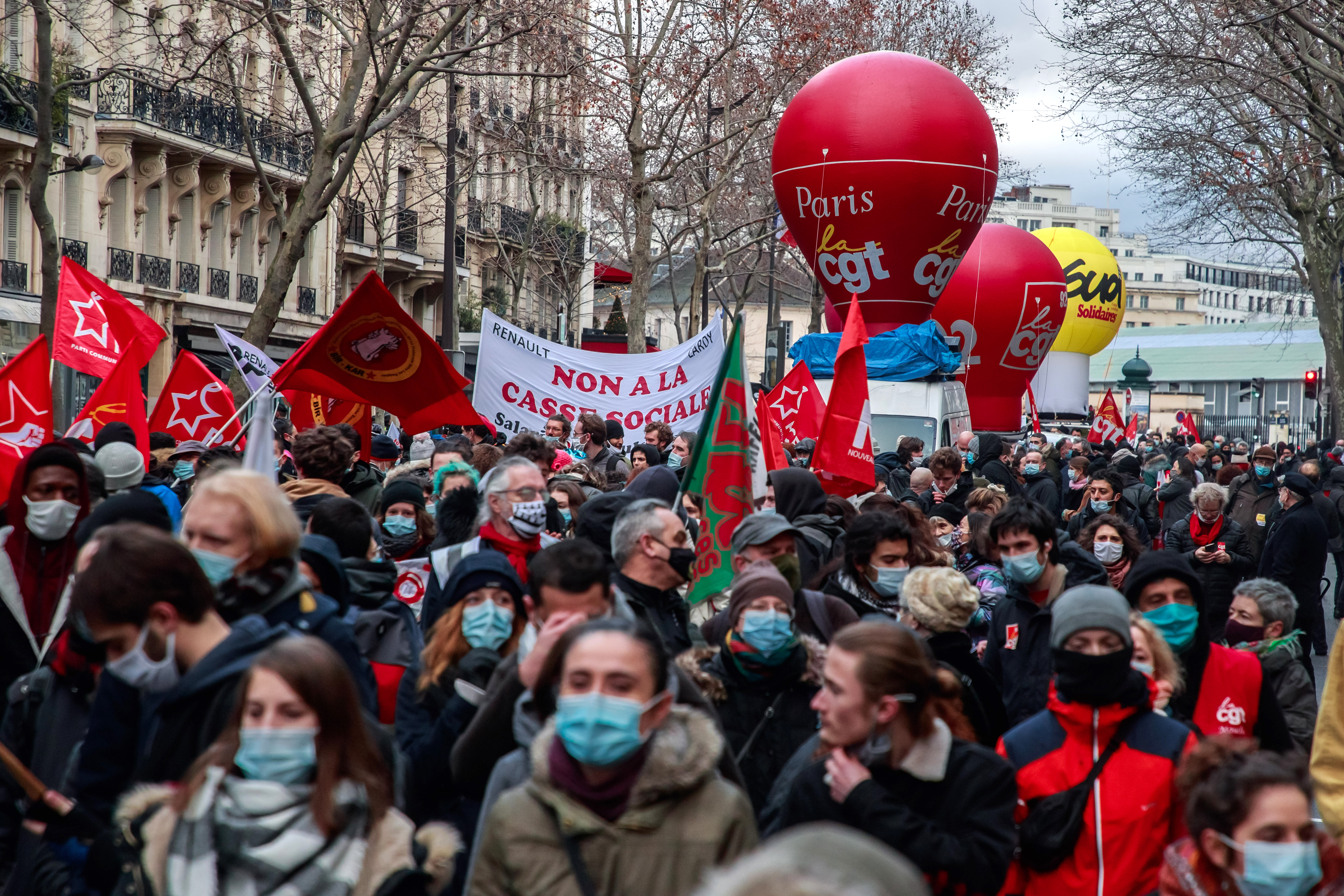 Demonstration for the ban on lay offs in industry in Paris