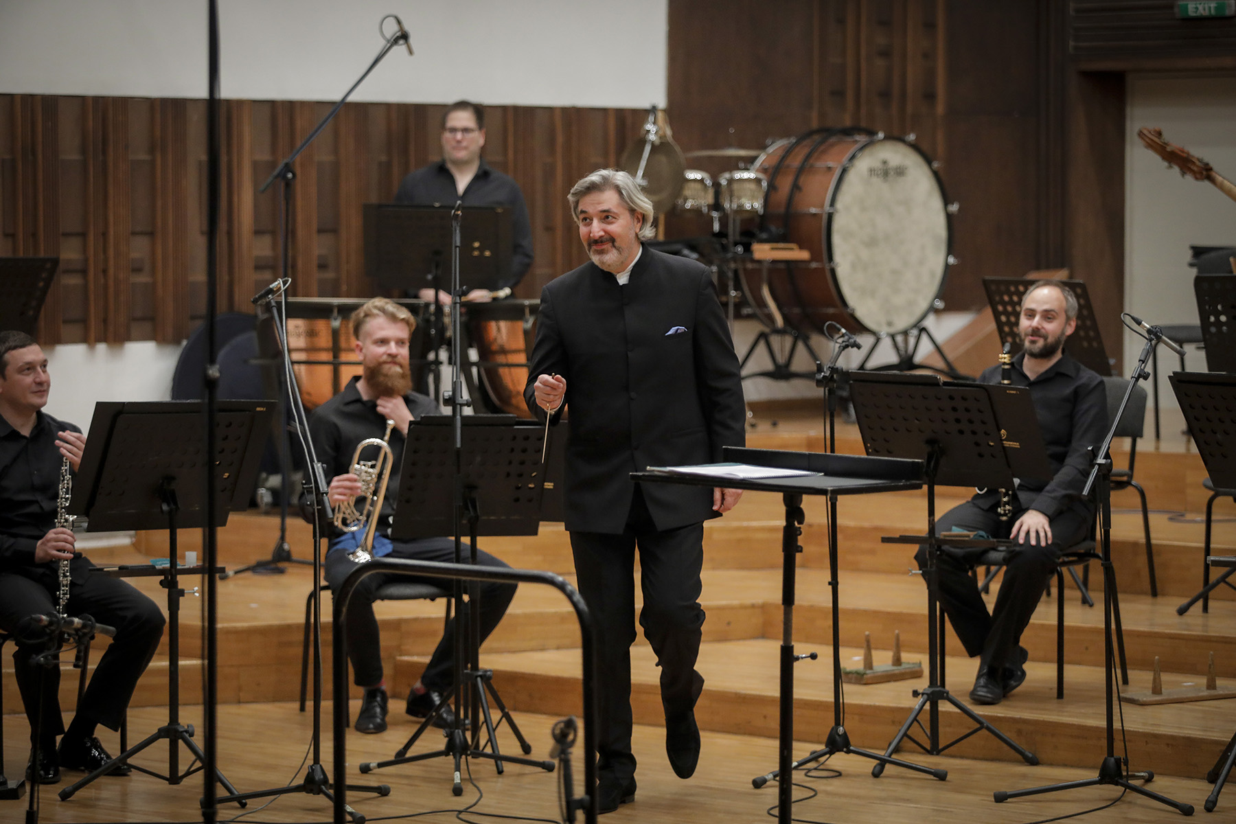 29-30. oktobar 2020.

Danijel Rajskin, dirigent

Miroslav Pavlovic, violina

L. van Betoven: Romanse za violinu i orkestar
L. van Betoven: Simfonija br. 7 (ar. za duvacki ansambl)

Beograd, 29.10.2020.
foto Marko Djokovic/BEOGRADSKA FILHARMONIJA