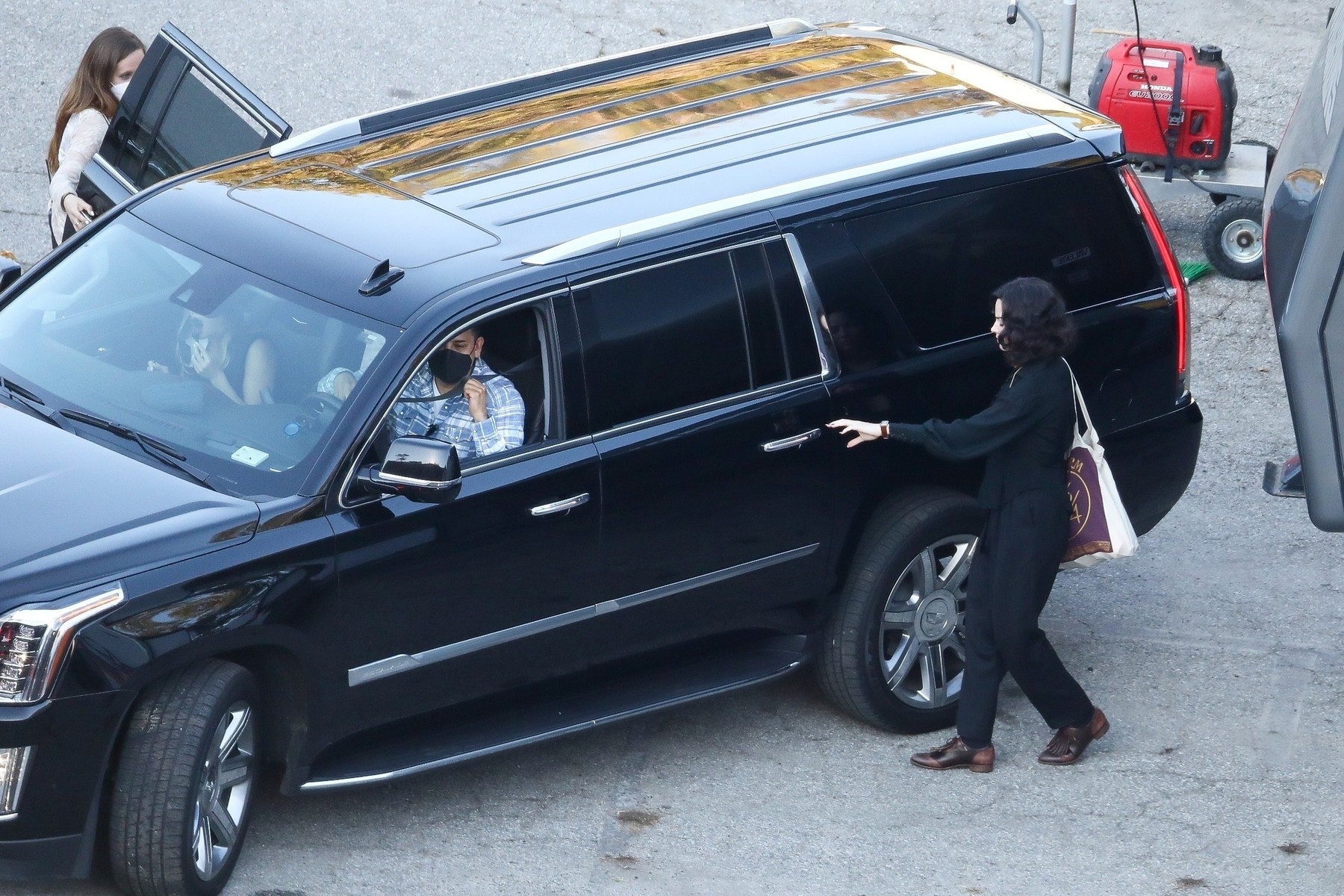 *EXCLUSIVE* Robert De Niro and Margot Robbie on the set of the next David O. Russell movie